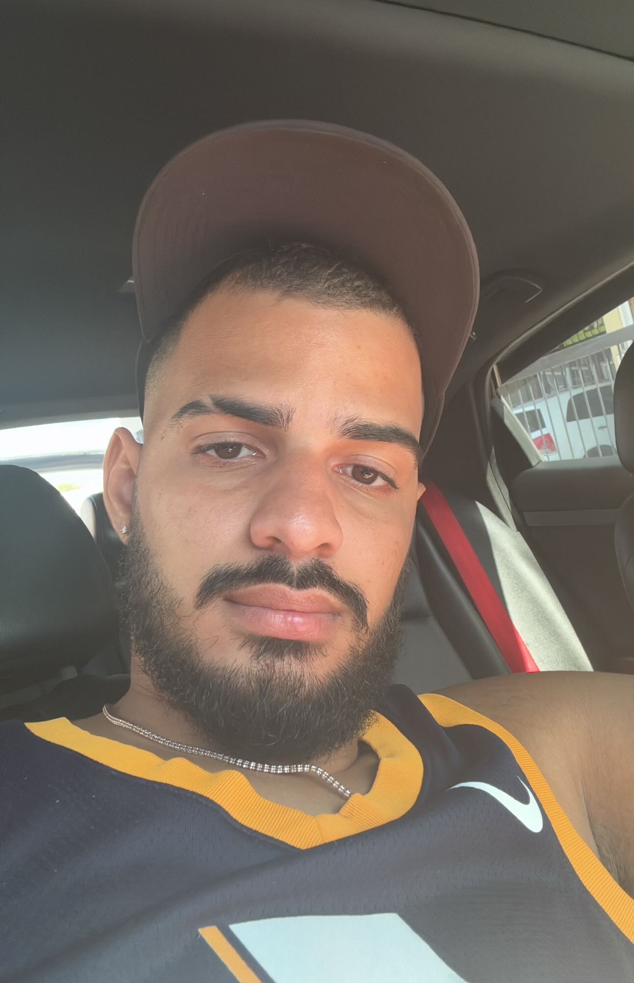 Tinder profile picture for @luckyn