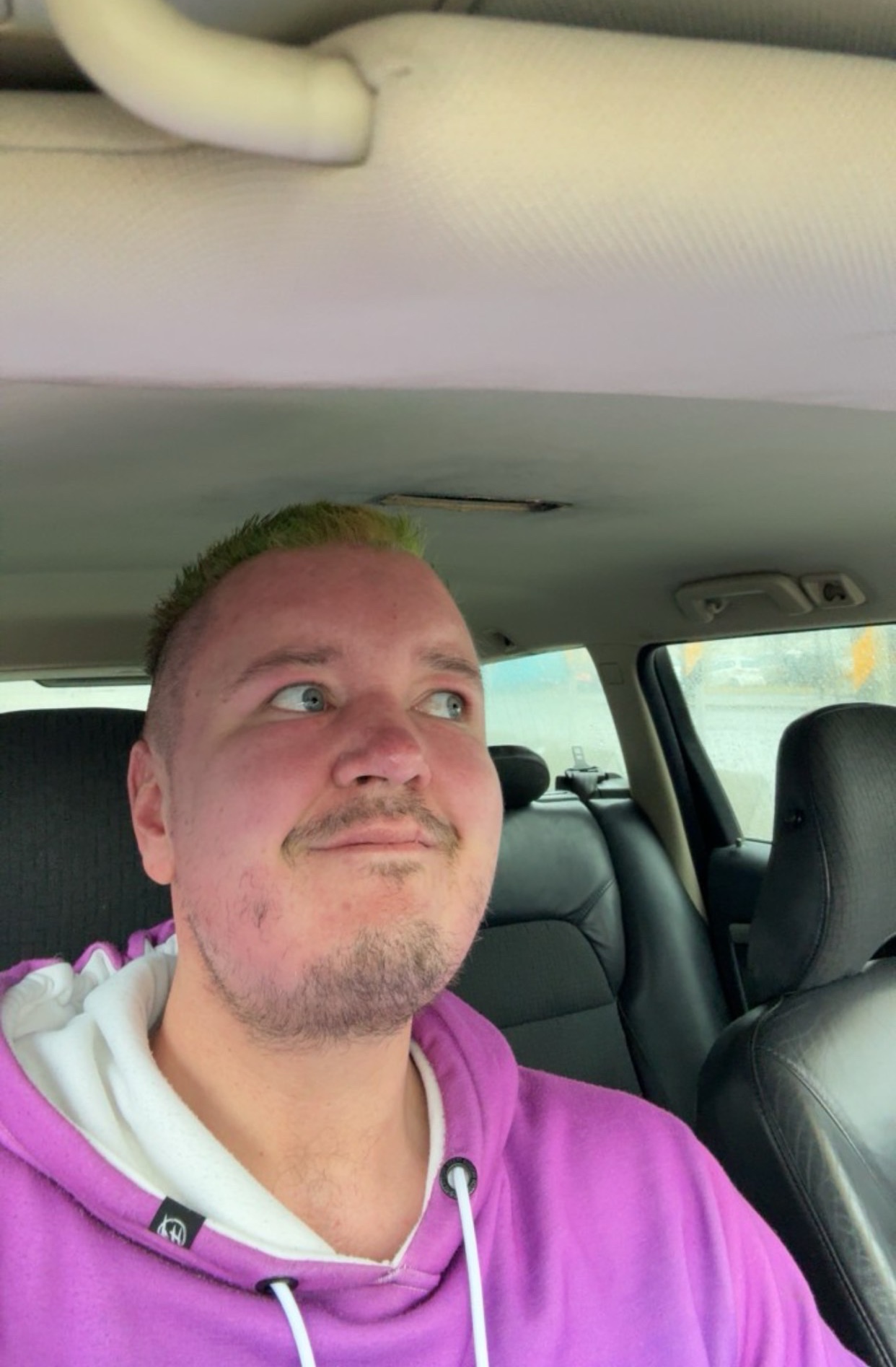 Tinder profile picture for @kosa