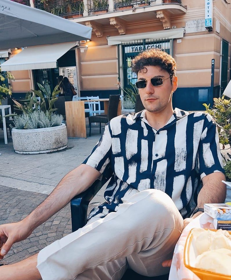 Tinder profile picture for @leisurely