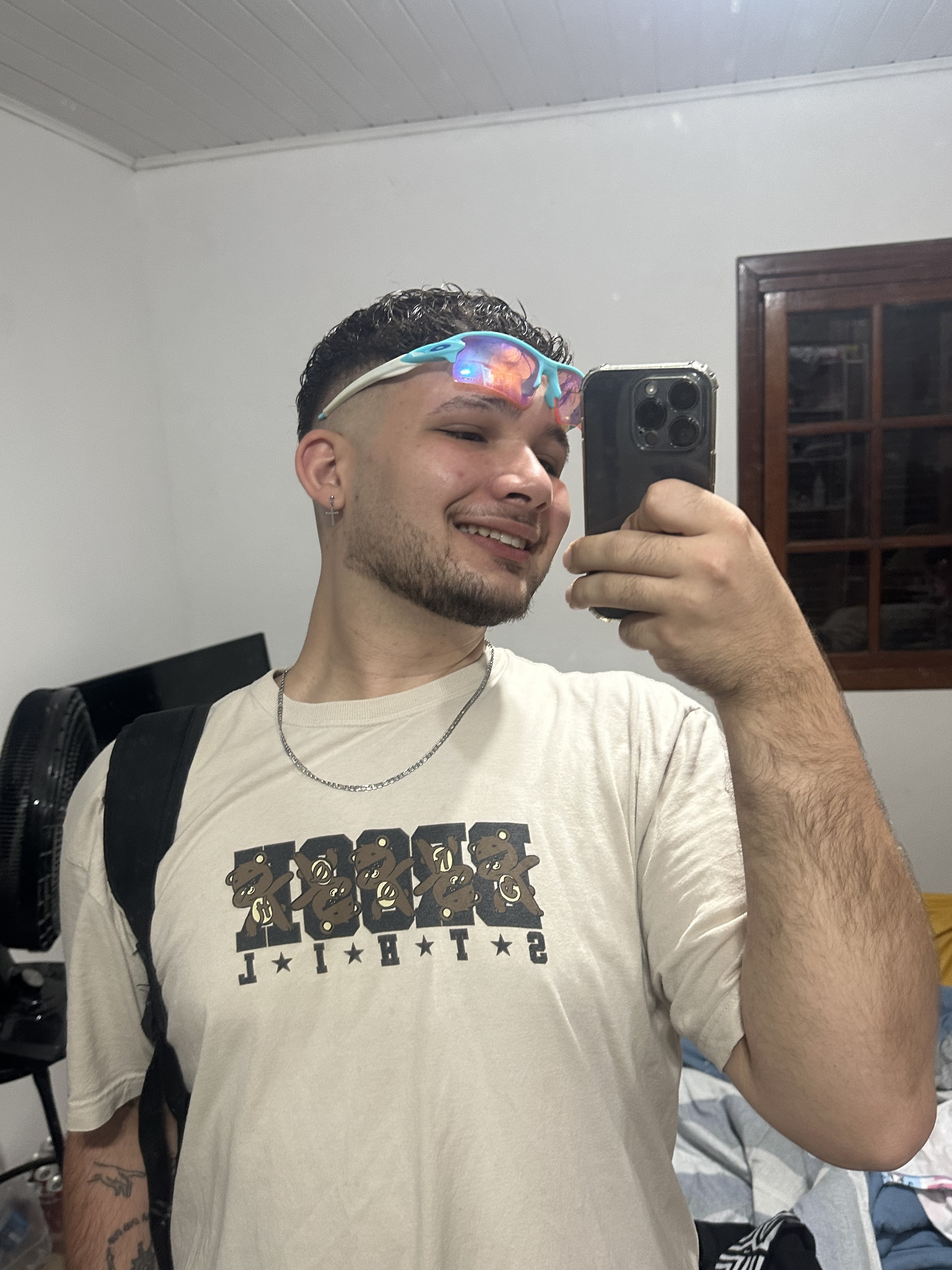 Tinder profile picture for @neu