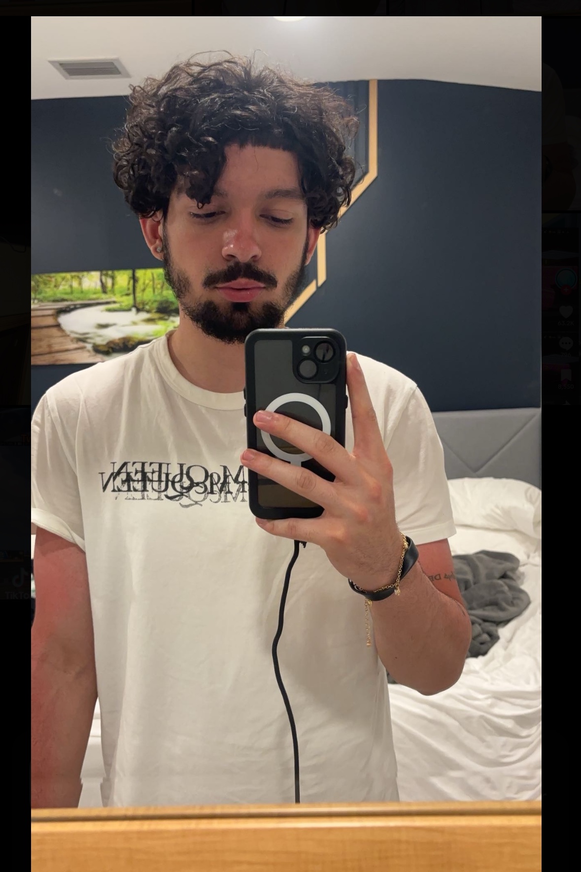 Tinder profile picture for @narcissist
