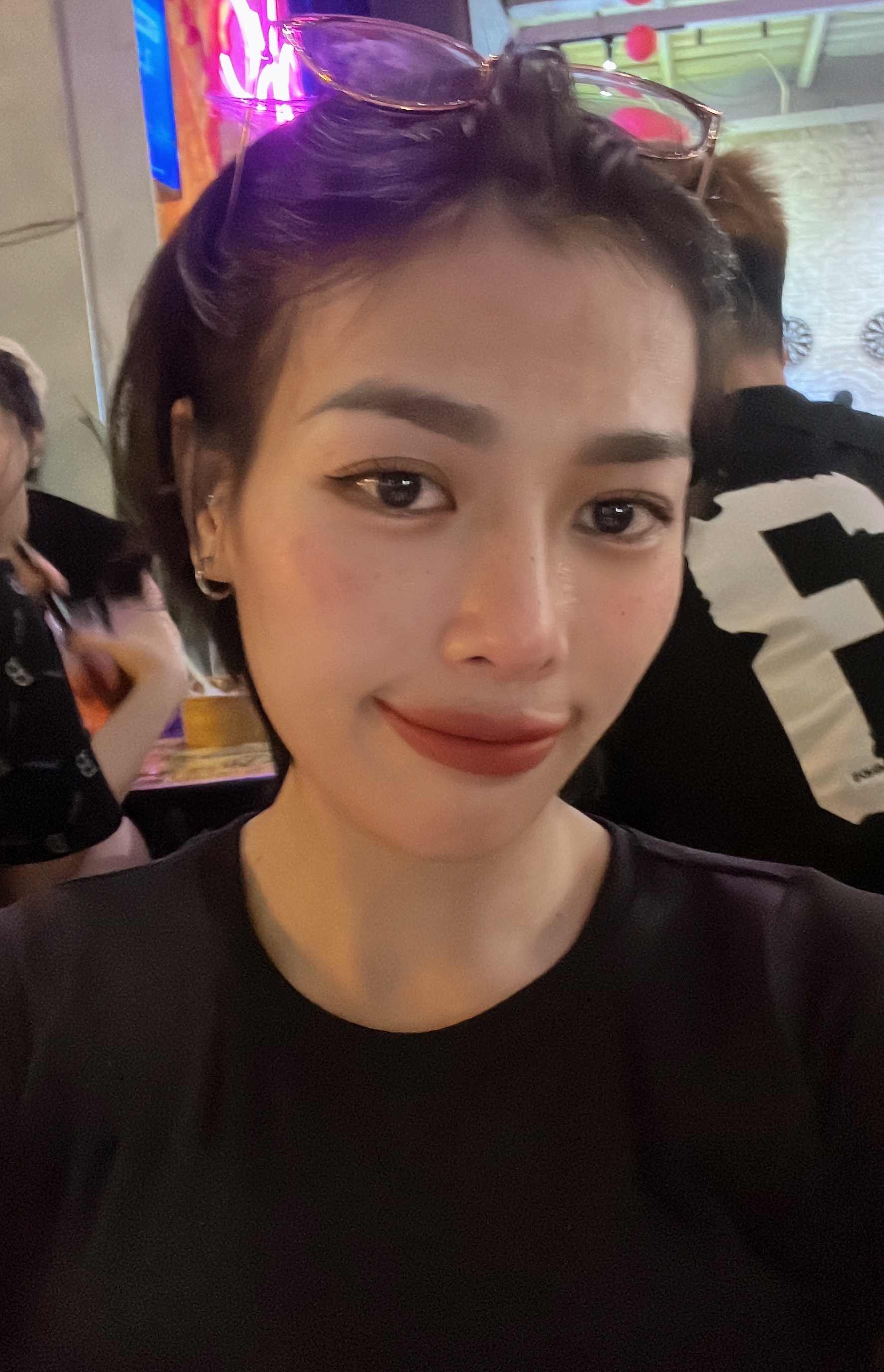 Tinder profile picture for @hana