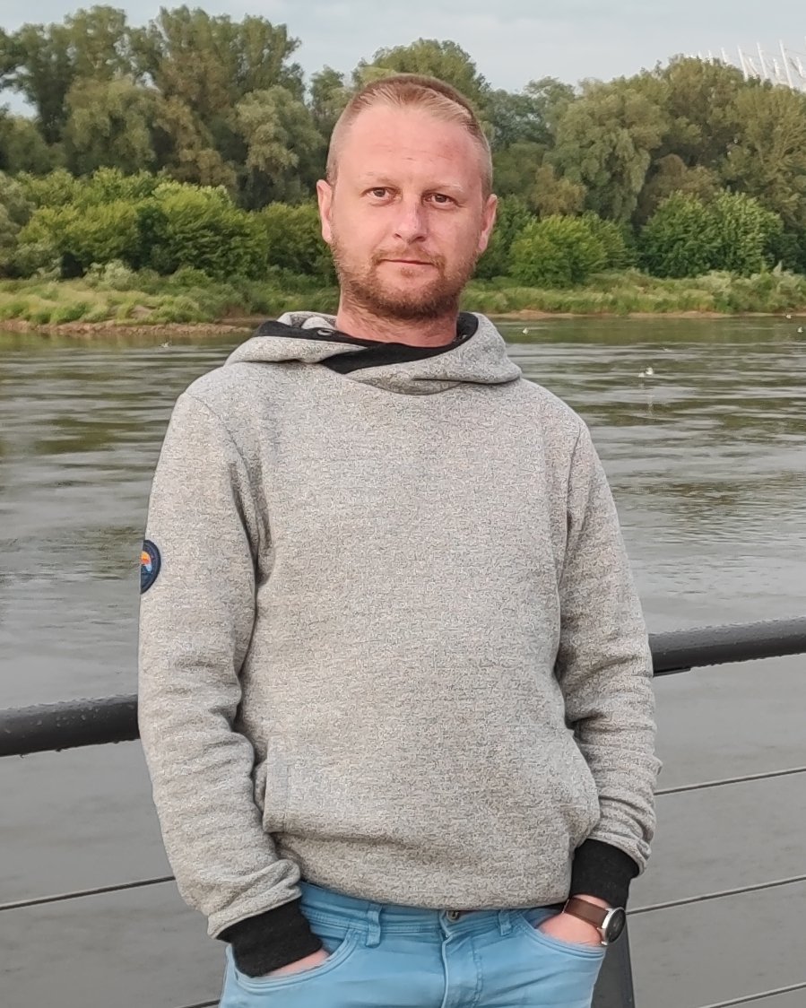 Tinder profile picture for @krzysiek