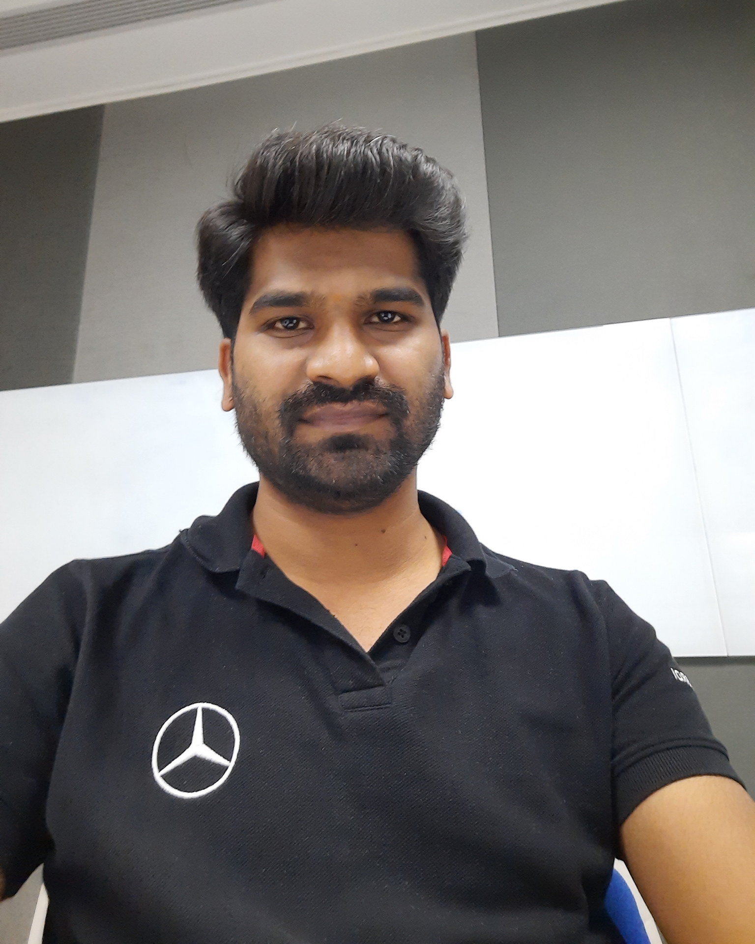 Tinder profile picture for @manoj