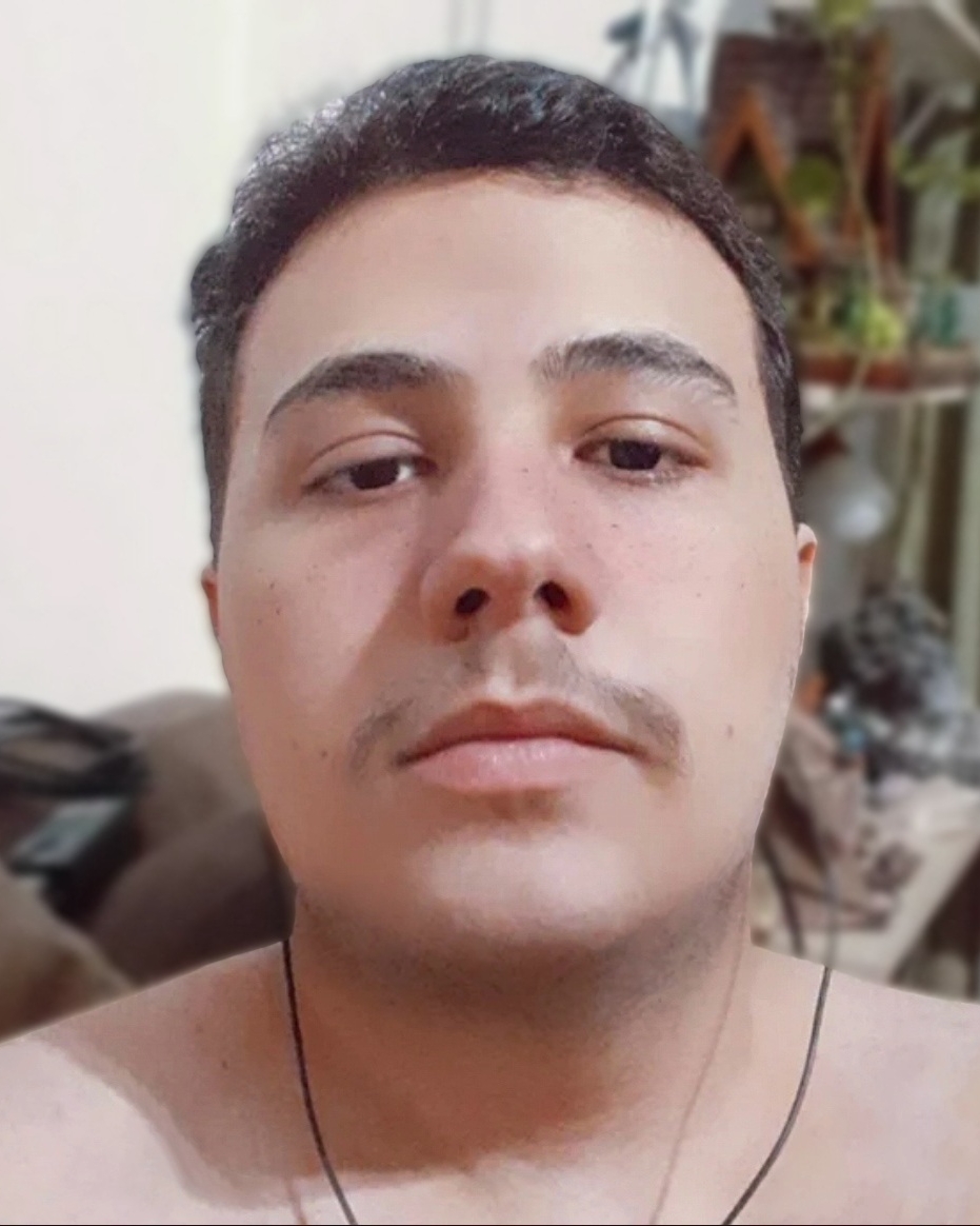 Tinder profile picture for @trhrt