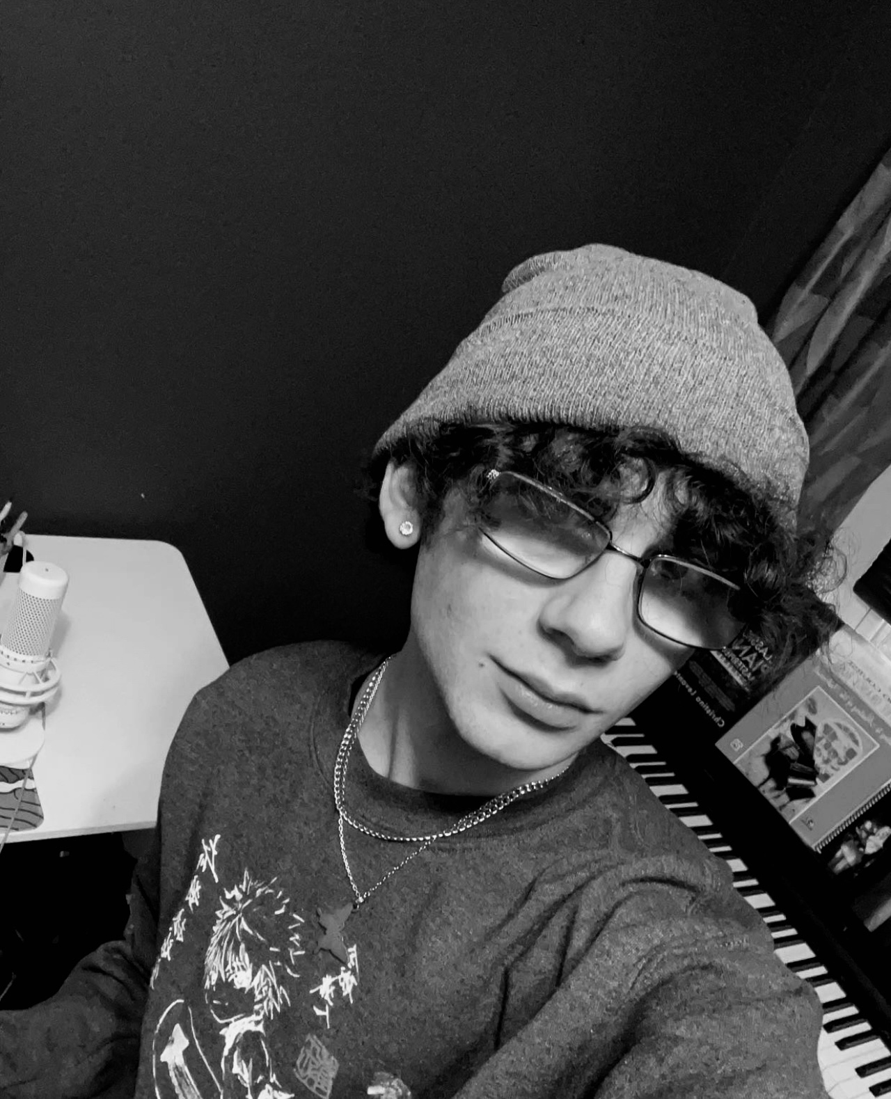 Tinder profile picture for @klovr