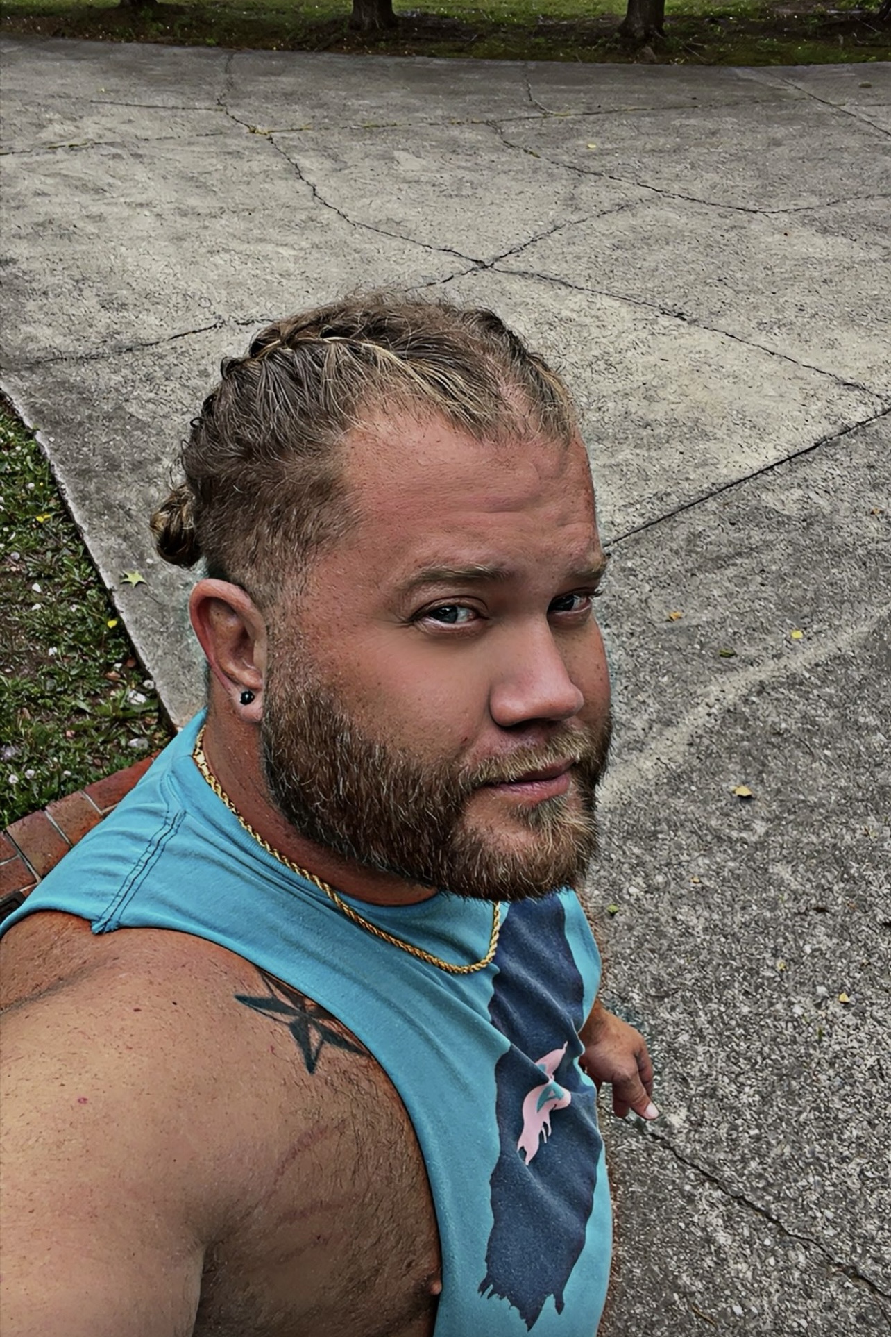 Tinder profile picture for @houston