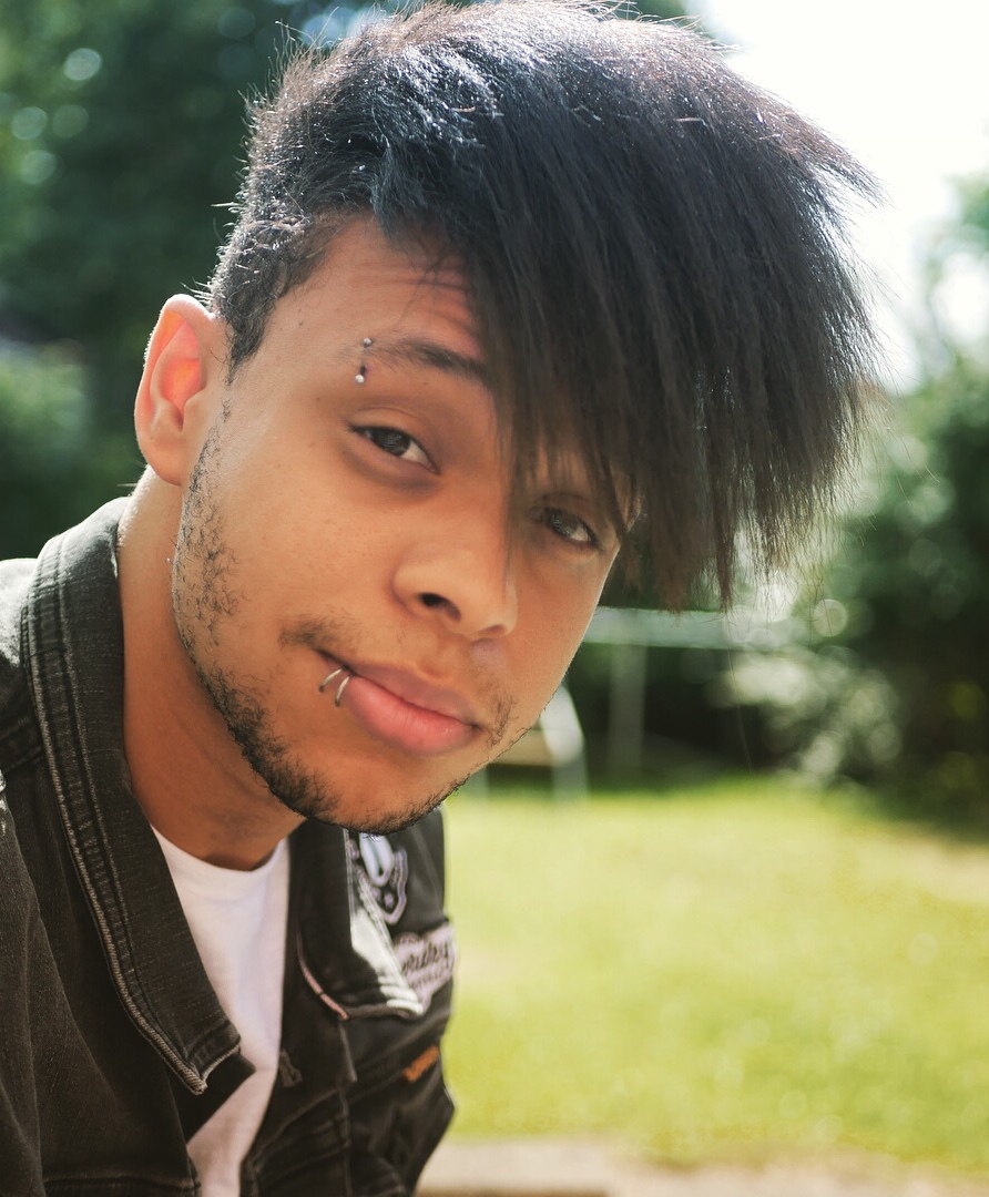 Tinder profile picture for @gibbs