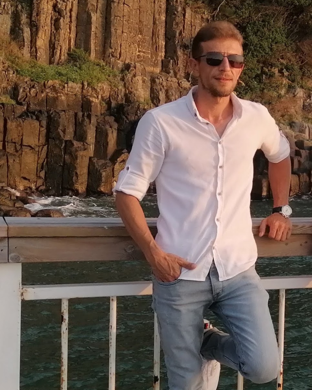 Tinder profile picture for @karabacak