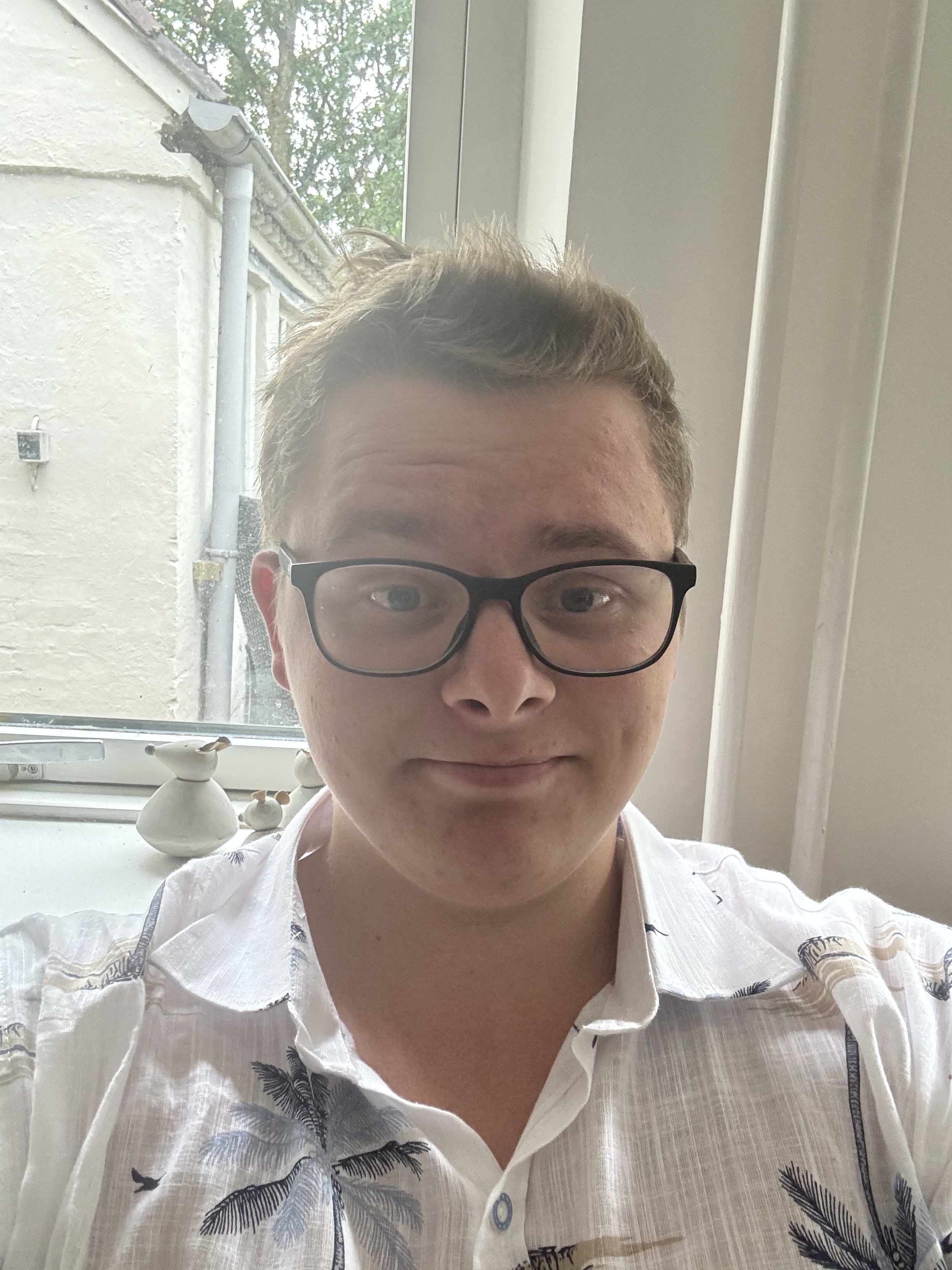 Tinder profile picture for @stage