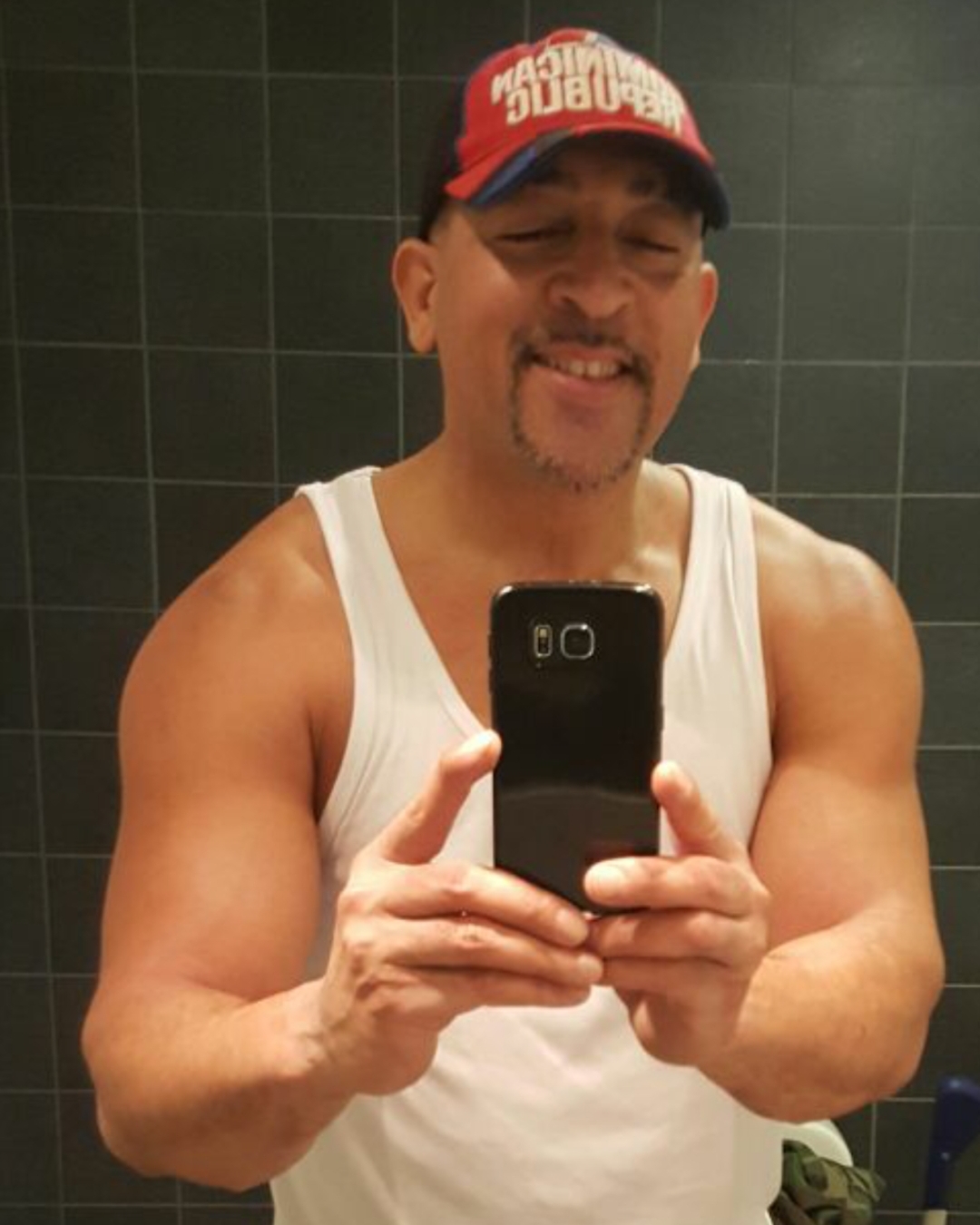 Tinder profile picture for @dominican