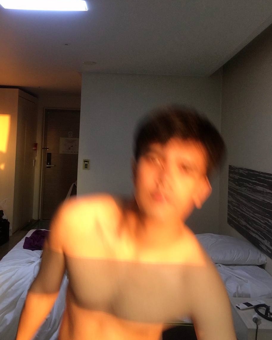Tinder profile picture for @thawing