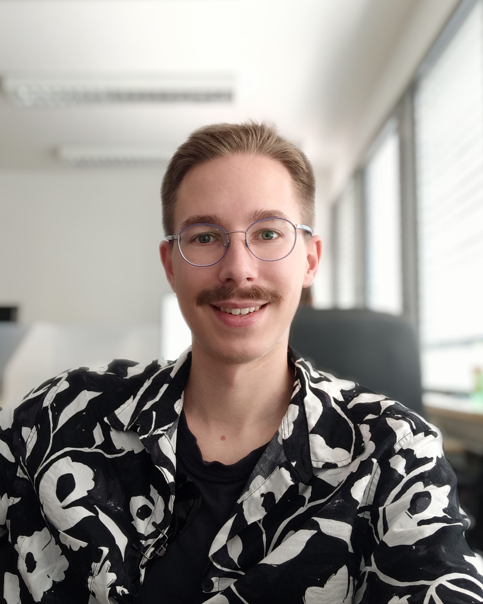 Tinder profile picture for @semiconductor
