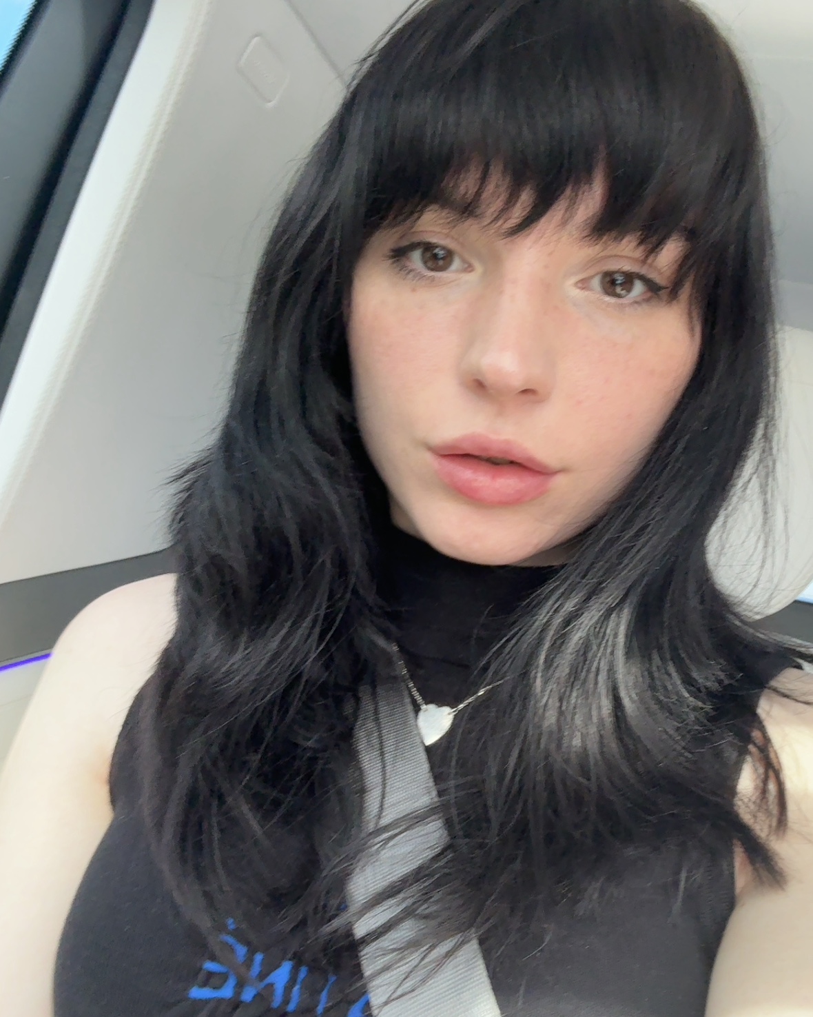 Tinder profile picture for @icky