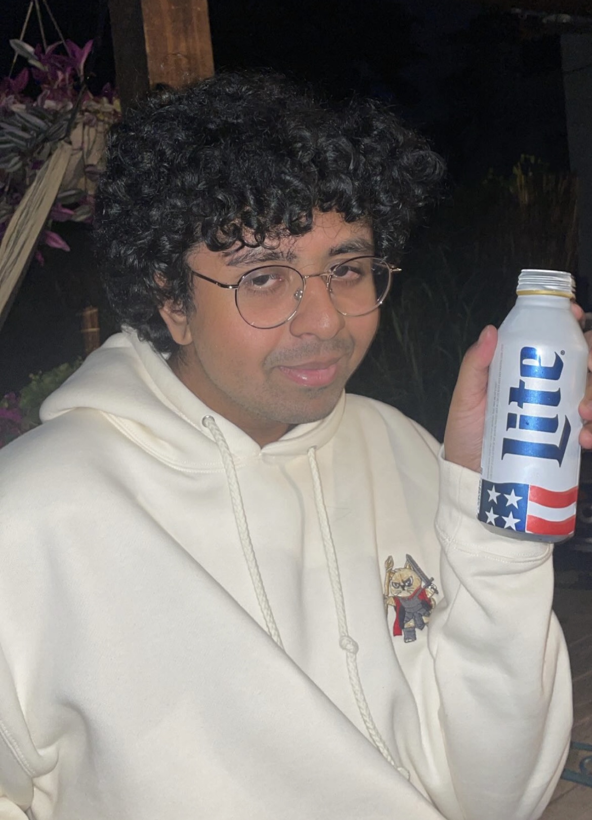 Tinder profile picture for @vapor