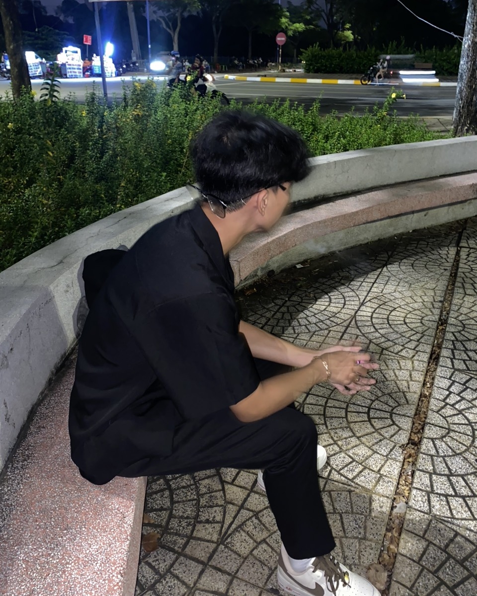 Tinder profile picture for @mnhat