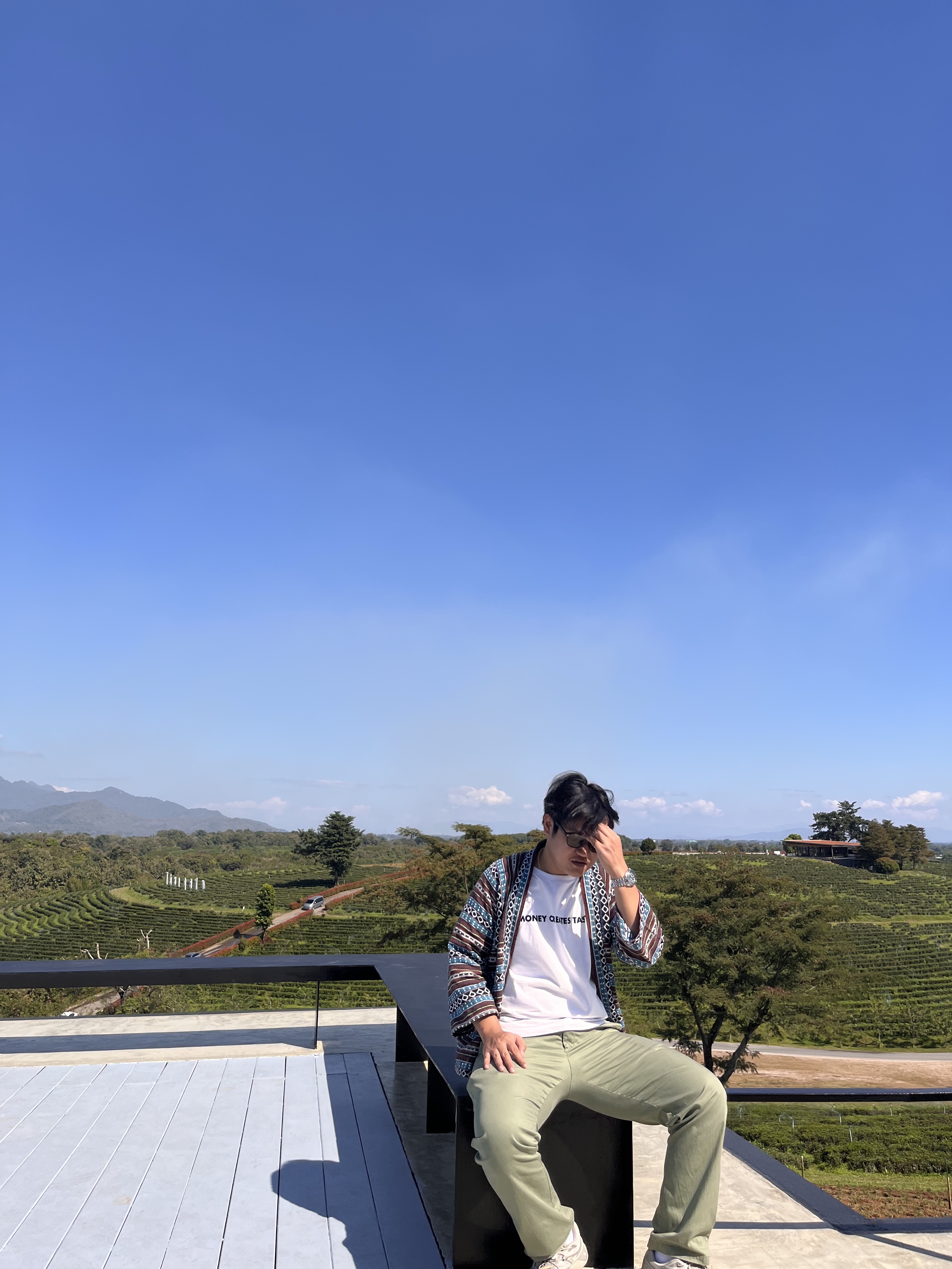 Tinder profile picture for @phu