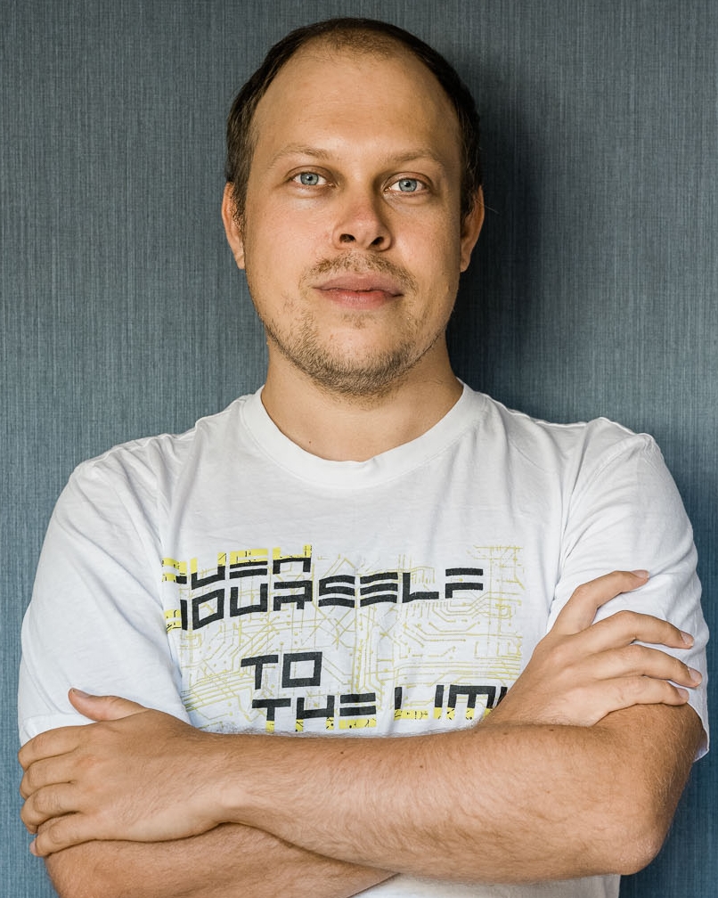 Tinder profile picture for @aerial