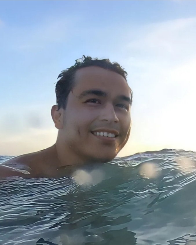Tinder profile picture for @travel
