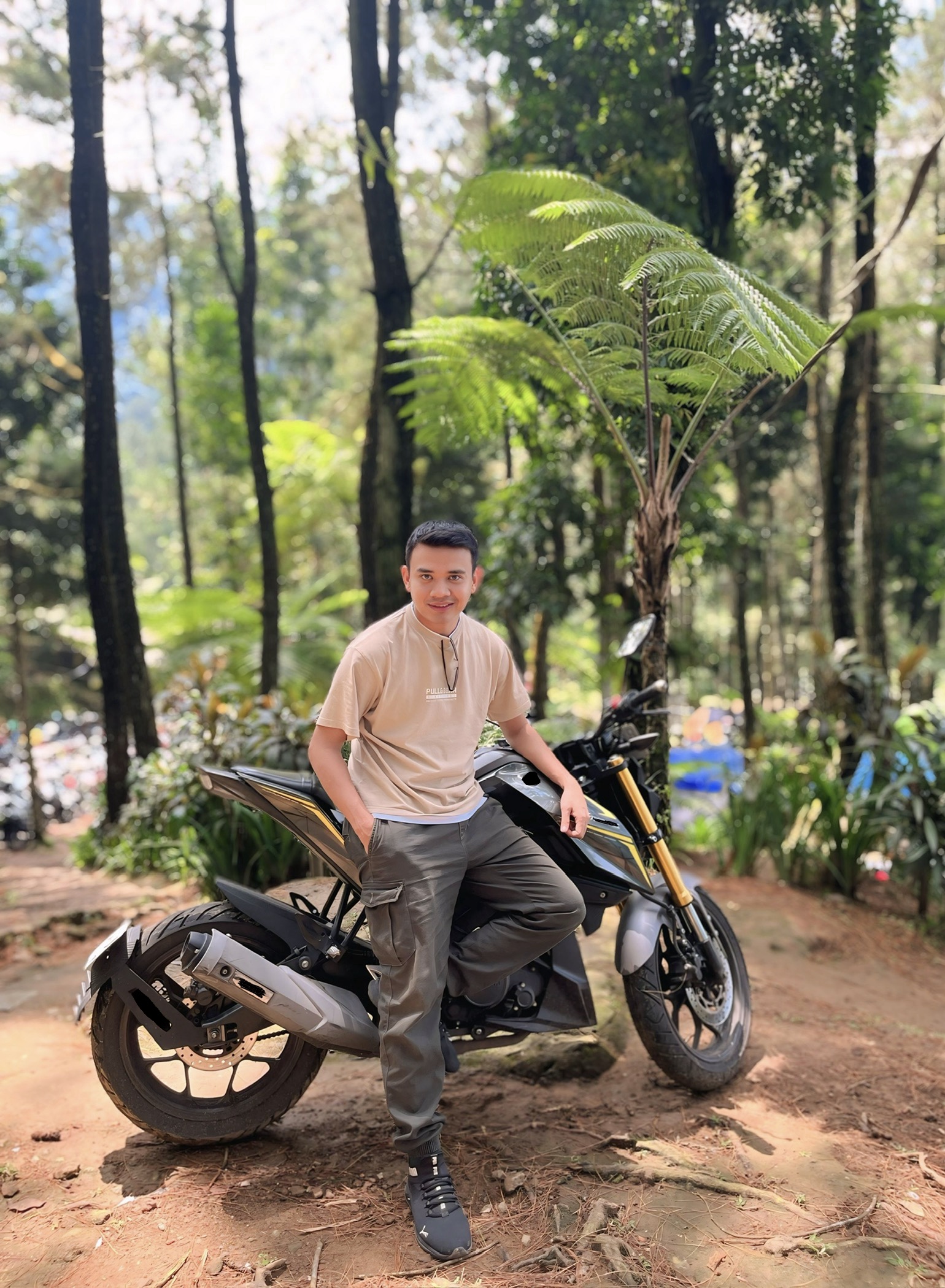 Tinder profile picture for @iin