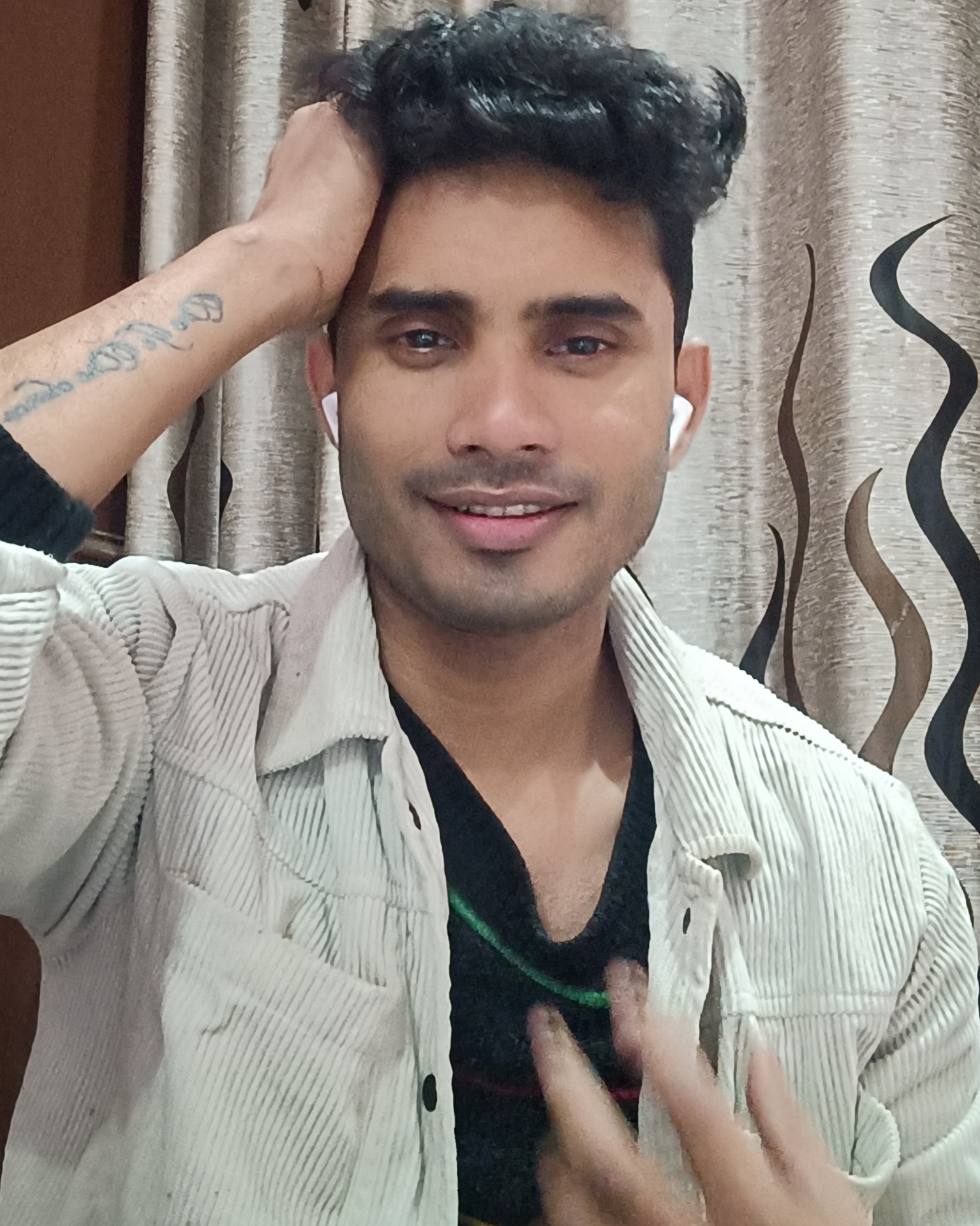 Tinder profile picture for @samrat