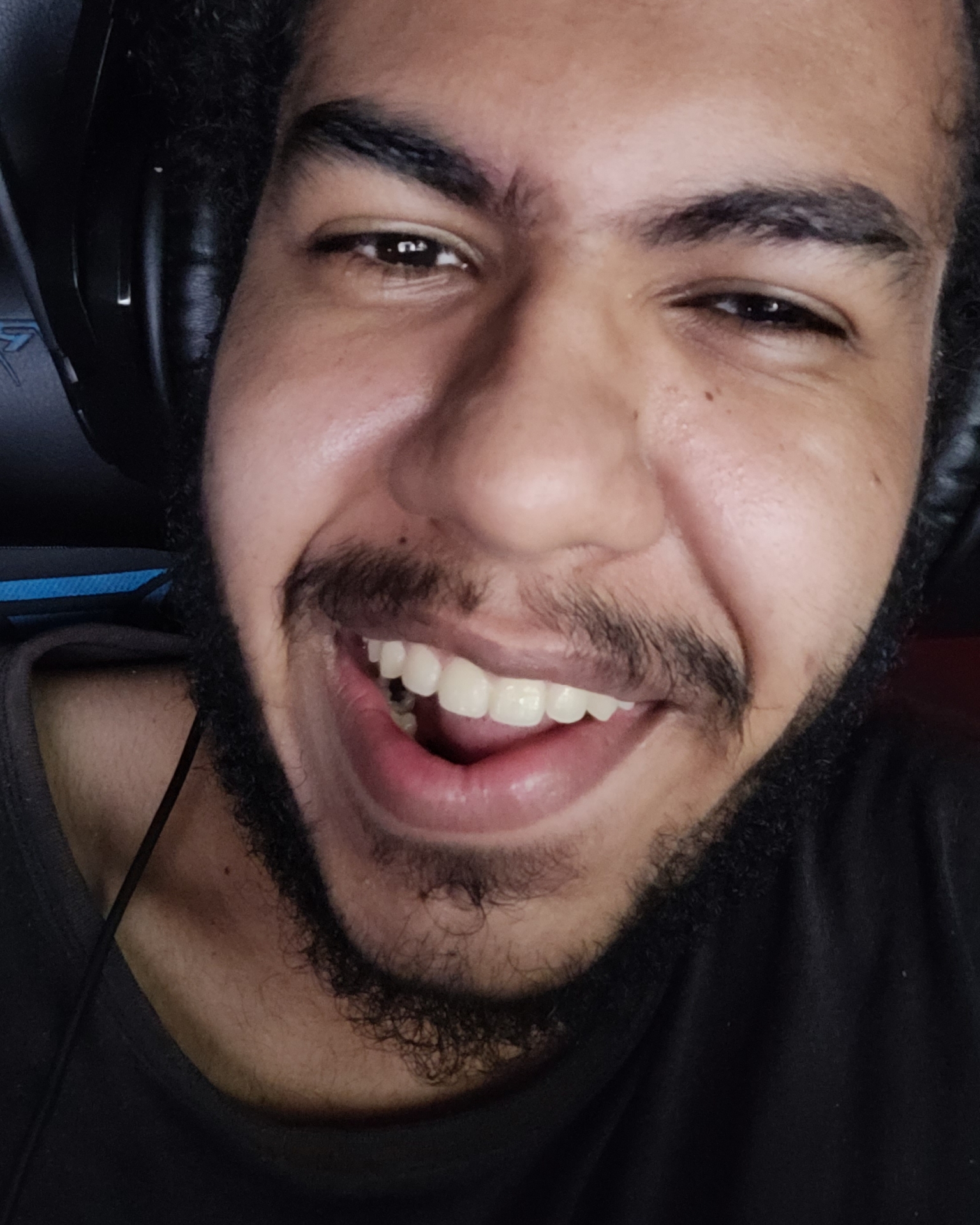 Tinder profile picture for @hw