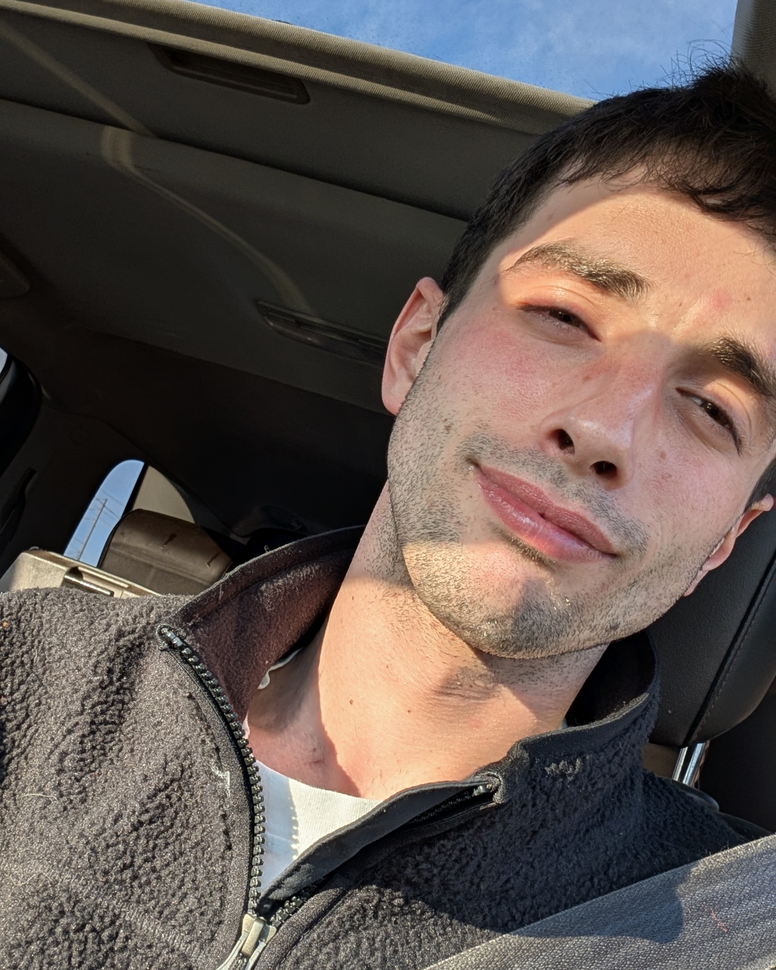 Tinder profile picture for @kilometers