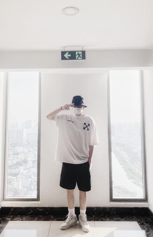 Tinder profile picture for @bum