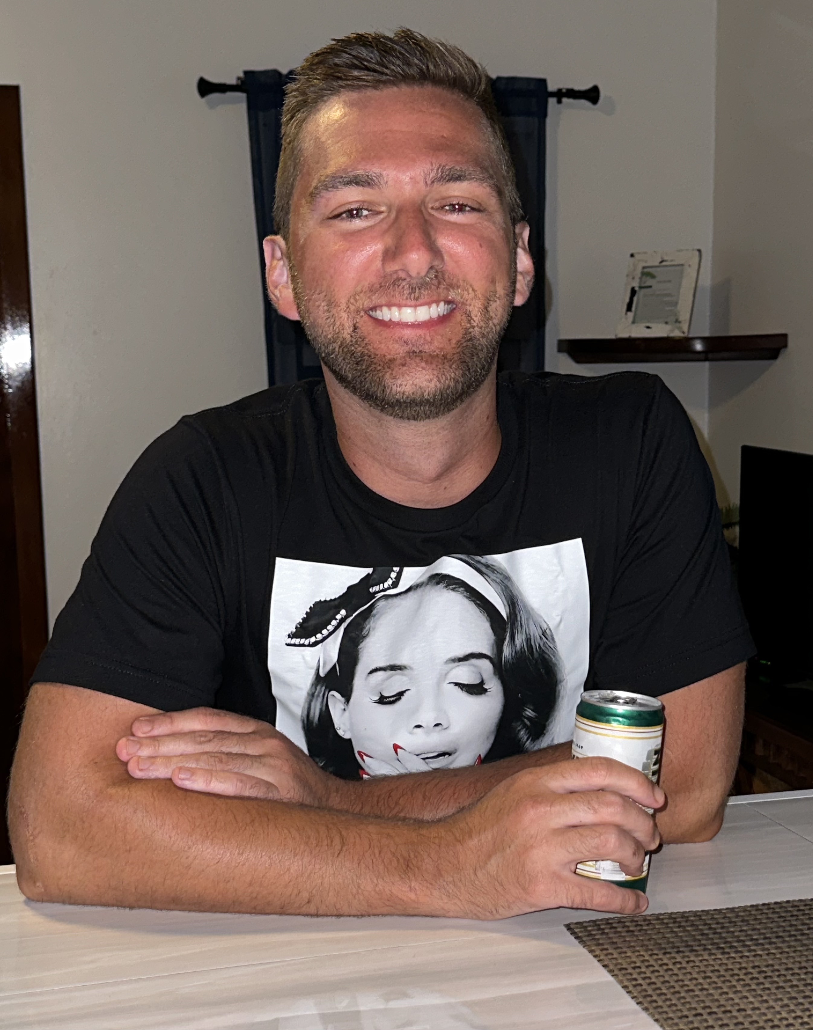 Tinder profile picture for @stockbroker