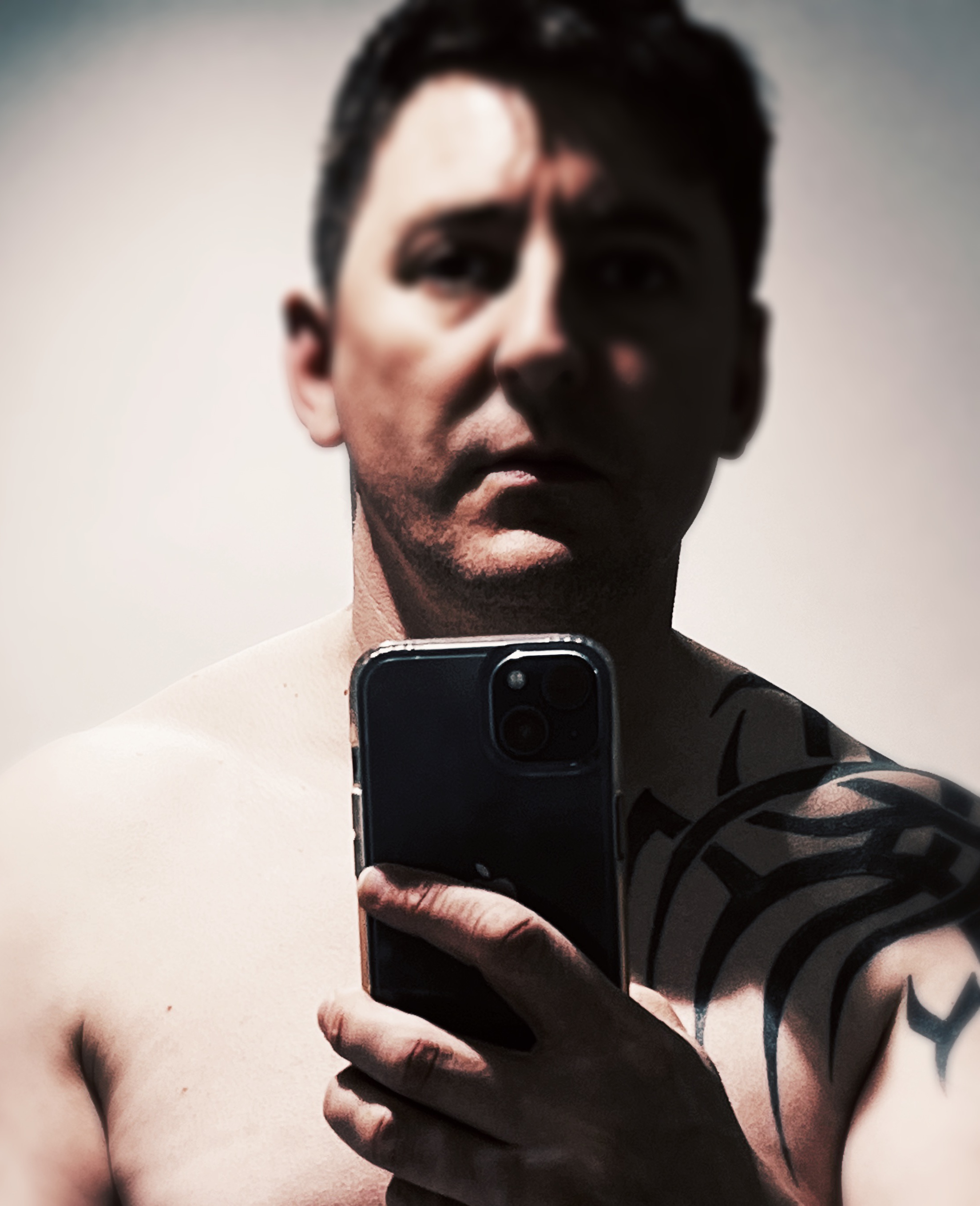 Tinder profile picture for @gigabit