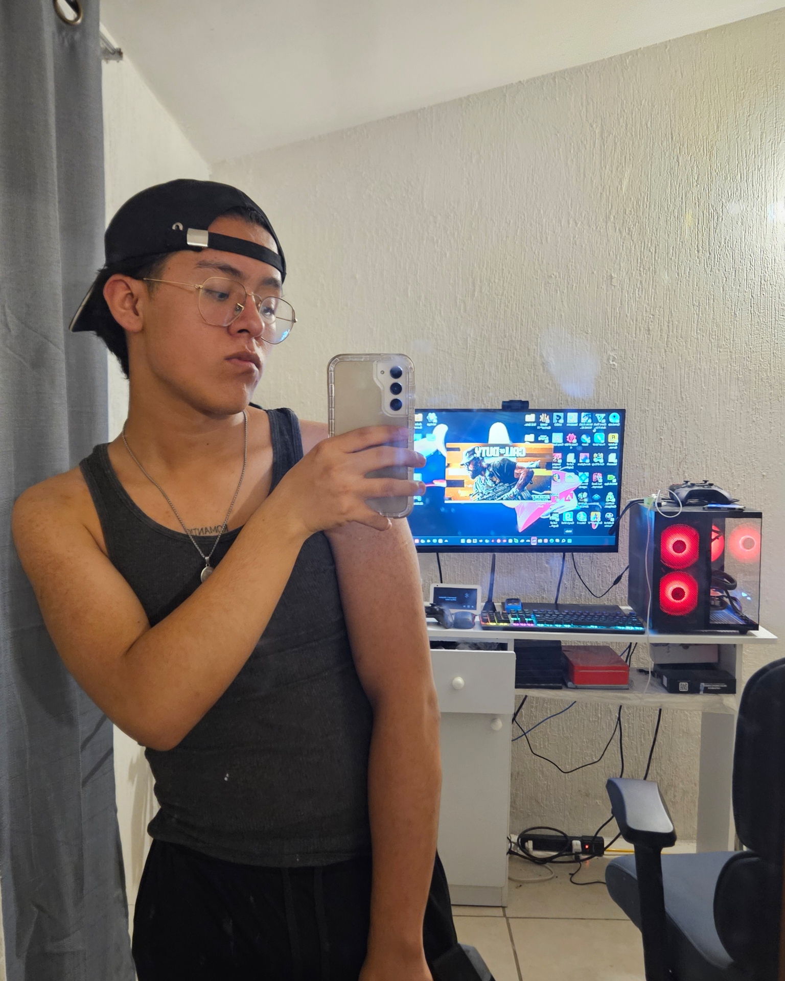 Tinder profile picture for @krmiboy