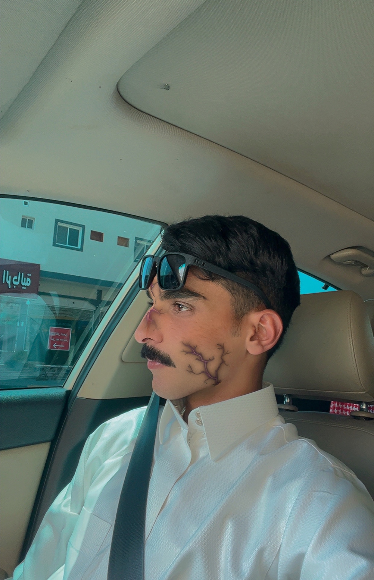 Tinder profile picture for @tha