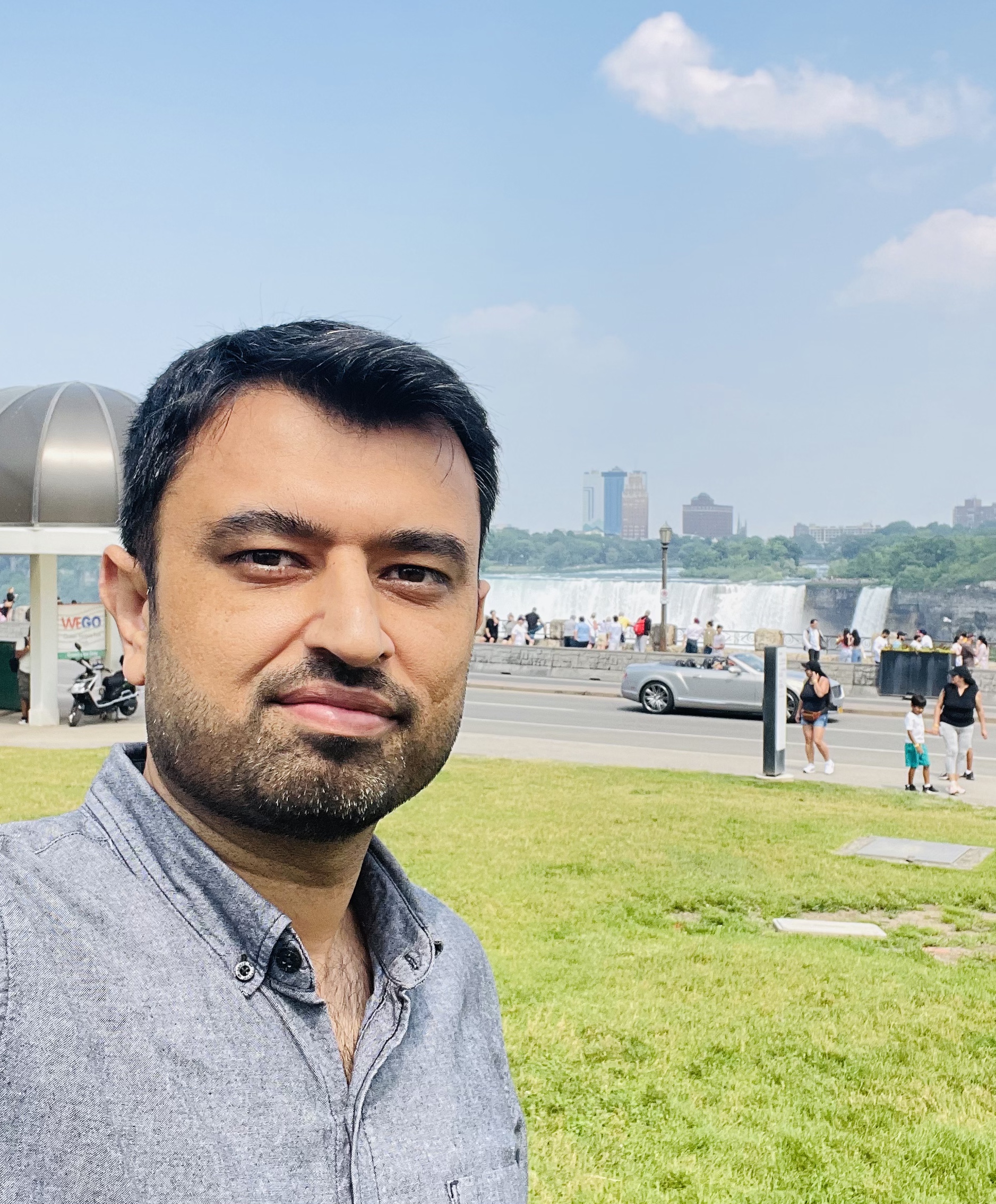 Tinder profile picture for @israr