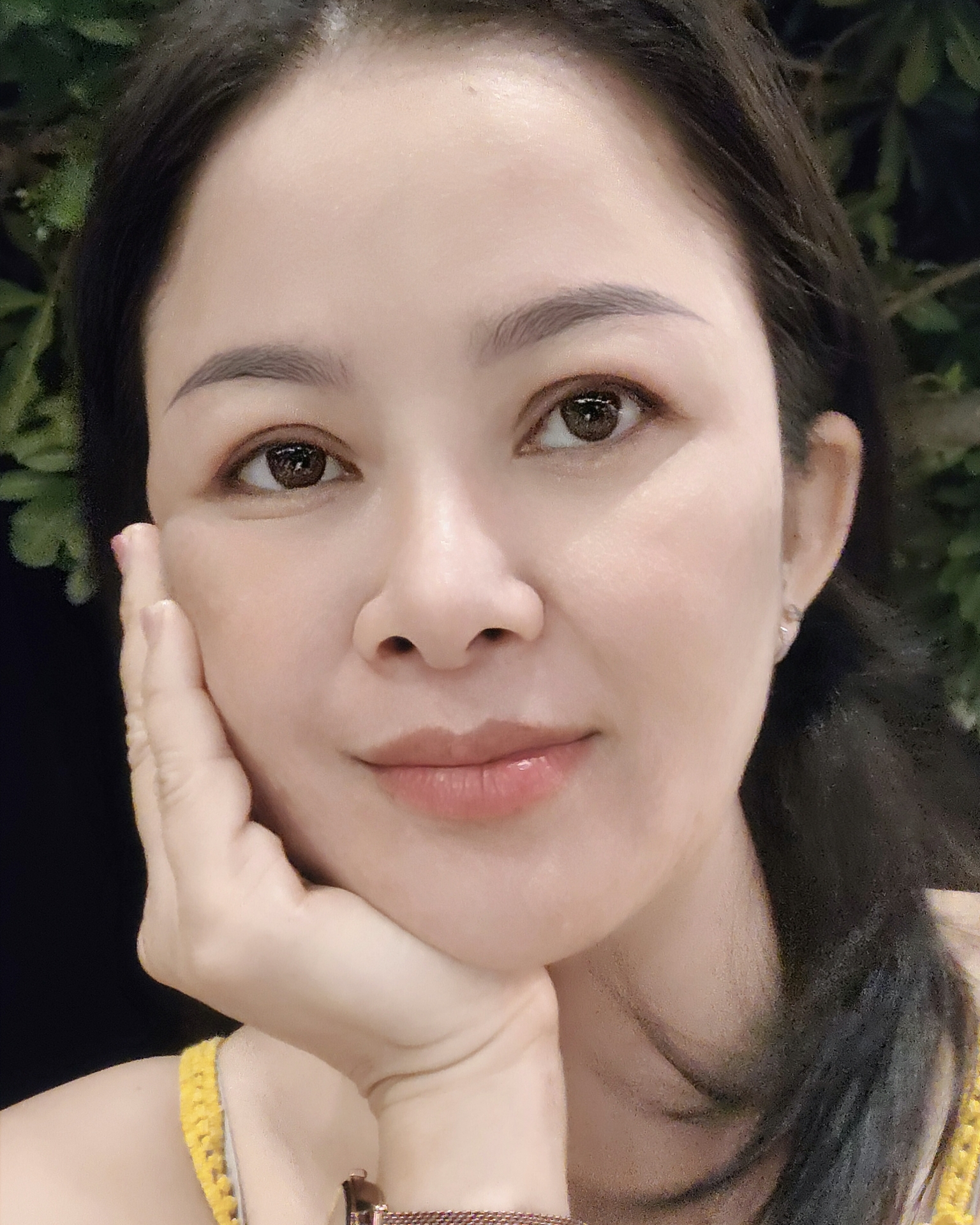 Tinder profile picture for @mona