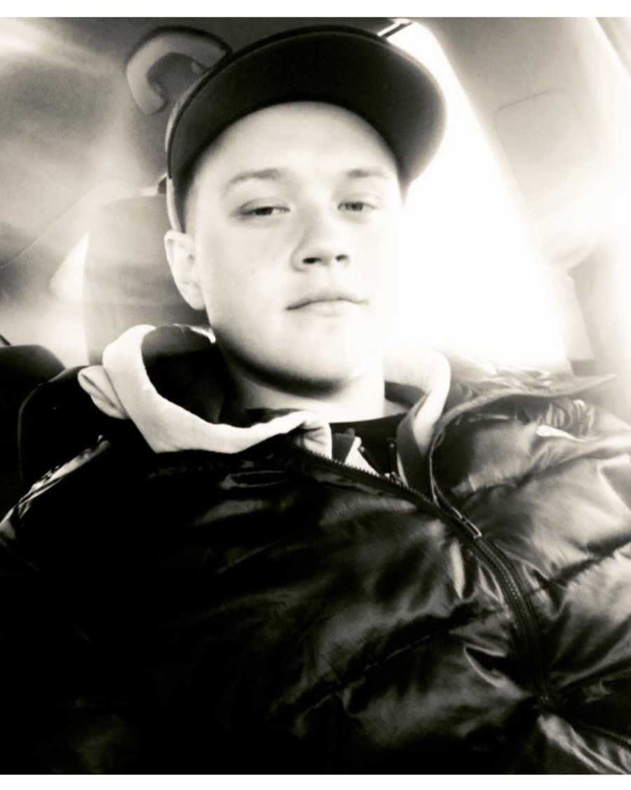 Tinder profile picture for @luky