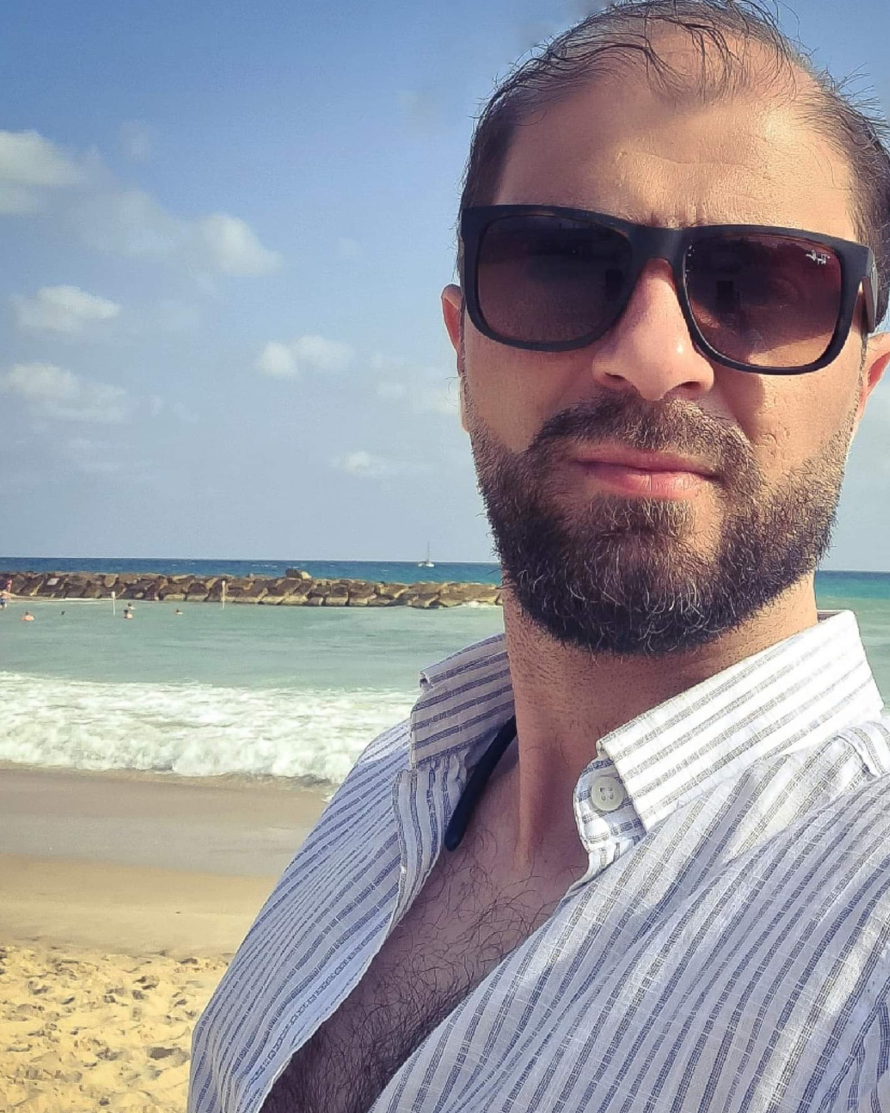 Tinder profile picture for @raed
