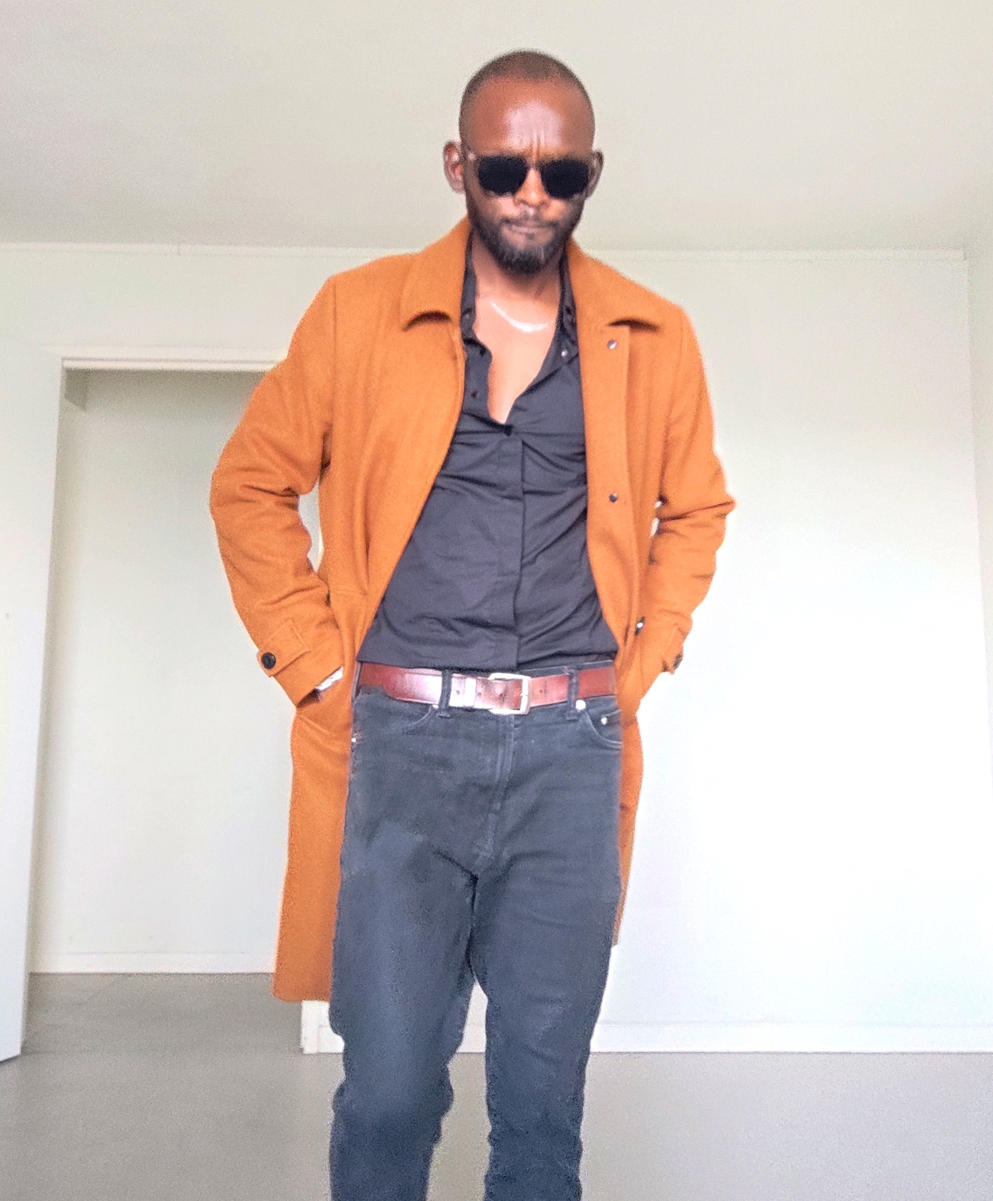 Tinder profile picture for @invest