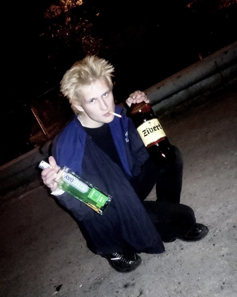 Tinder profile picture for @cns
