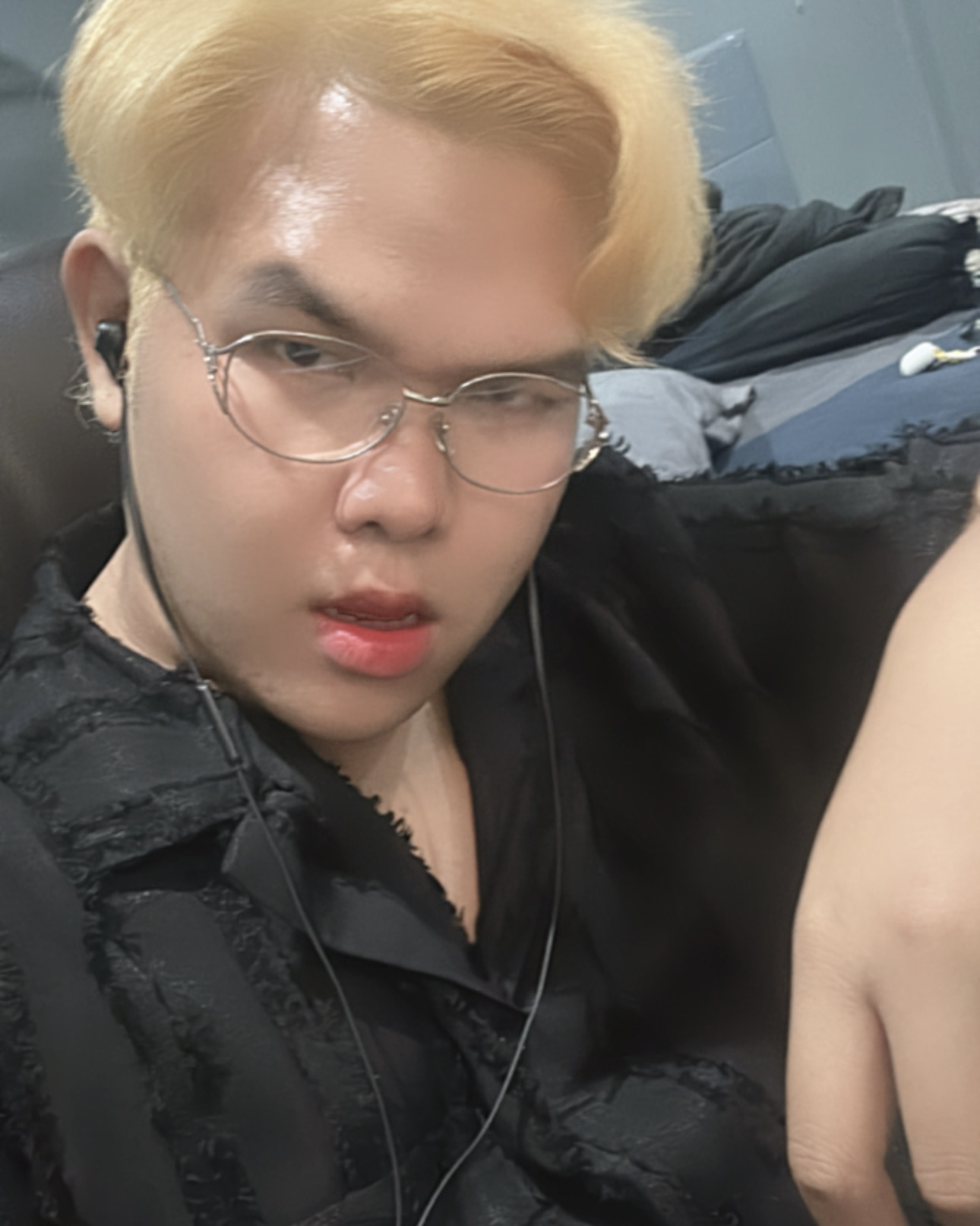 Tinder profile picture for @beating