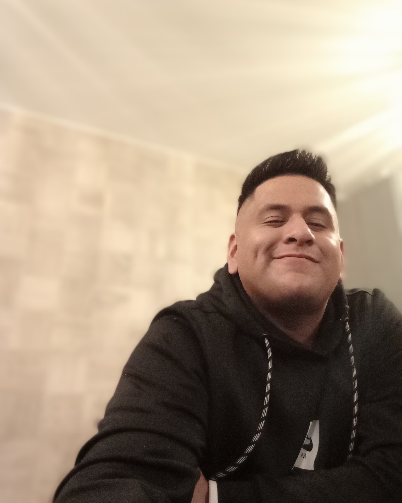 Tinder profile picture for @lubm