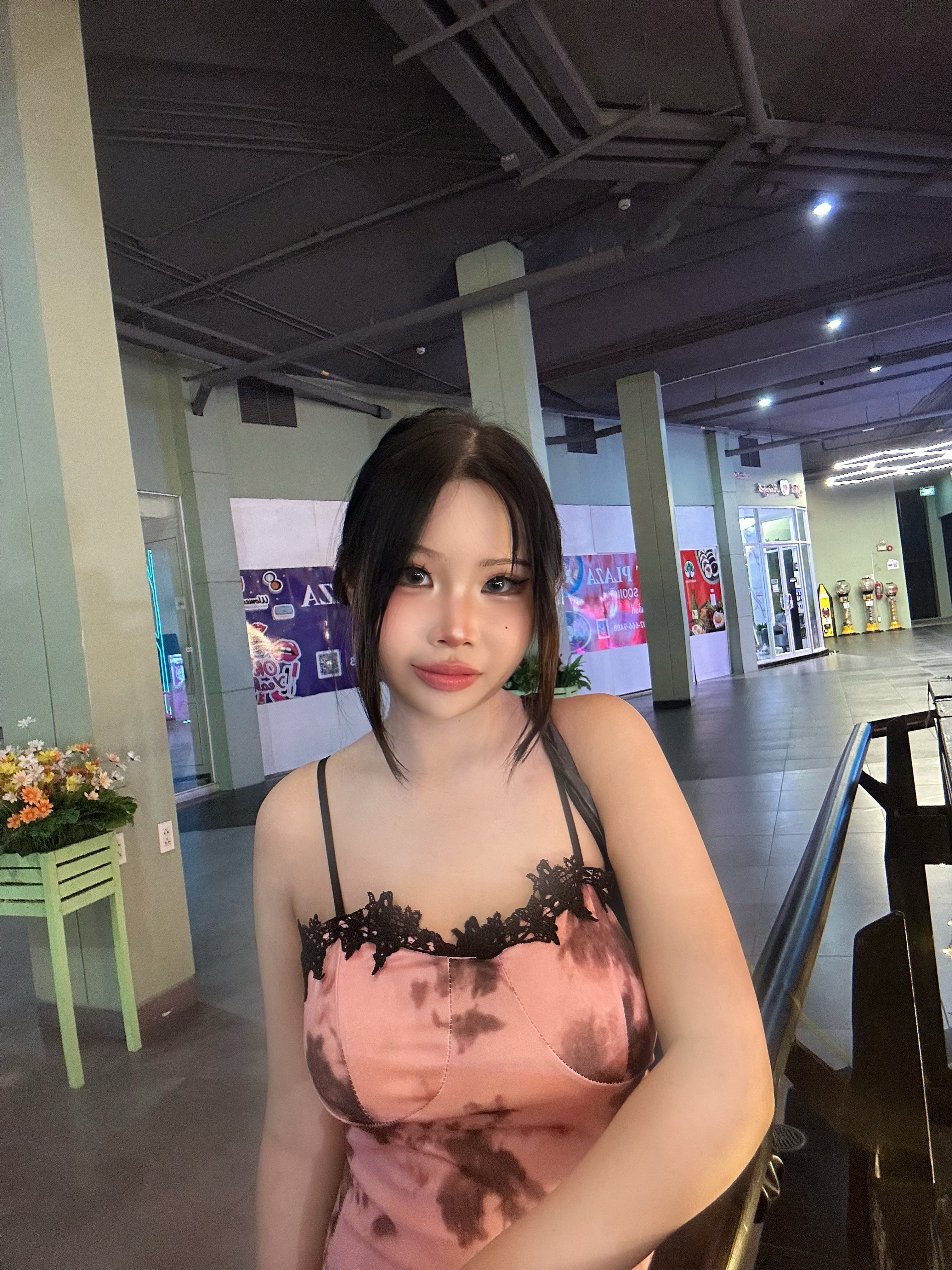 Tinder profile picture for @fifiya