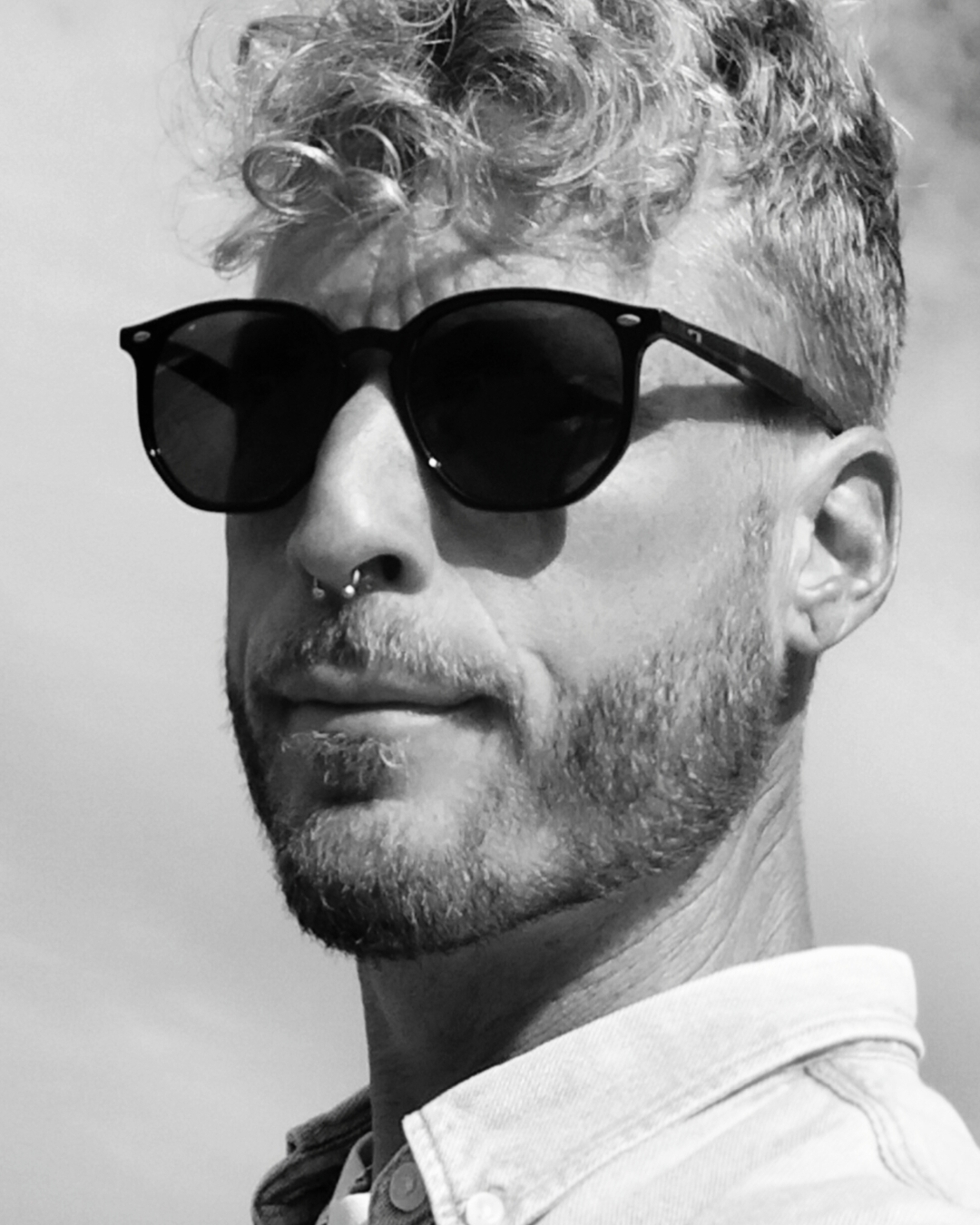Tinder profile picture for @ezra