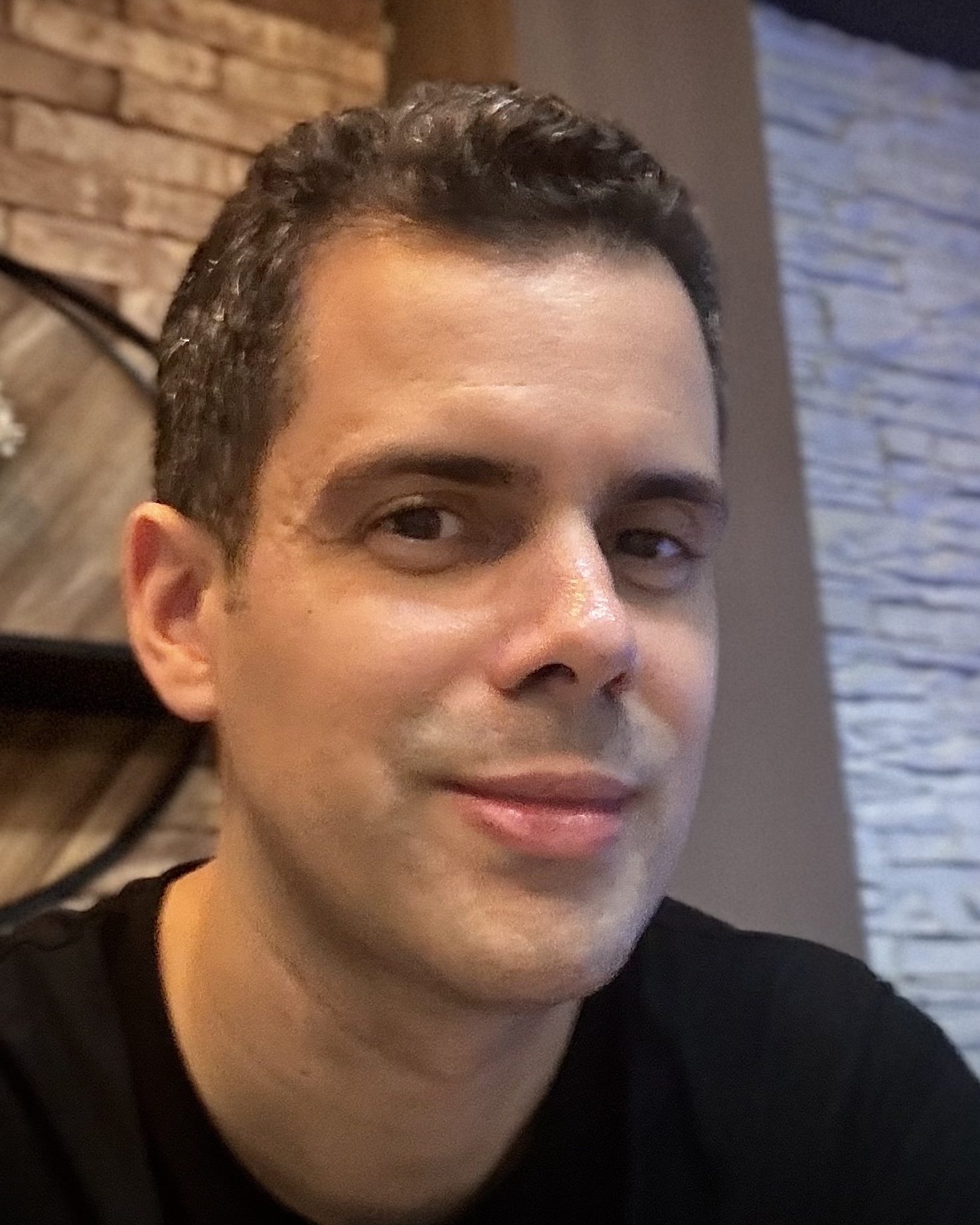 Tinder profile picture for @onthemove