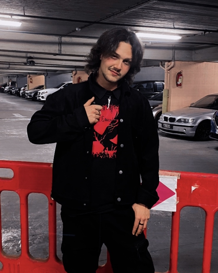 Tinder profile picture for @tour