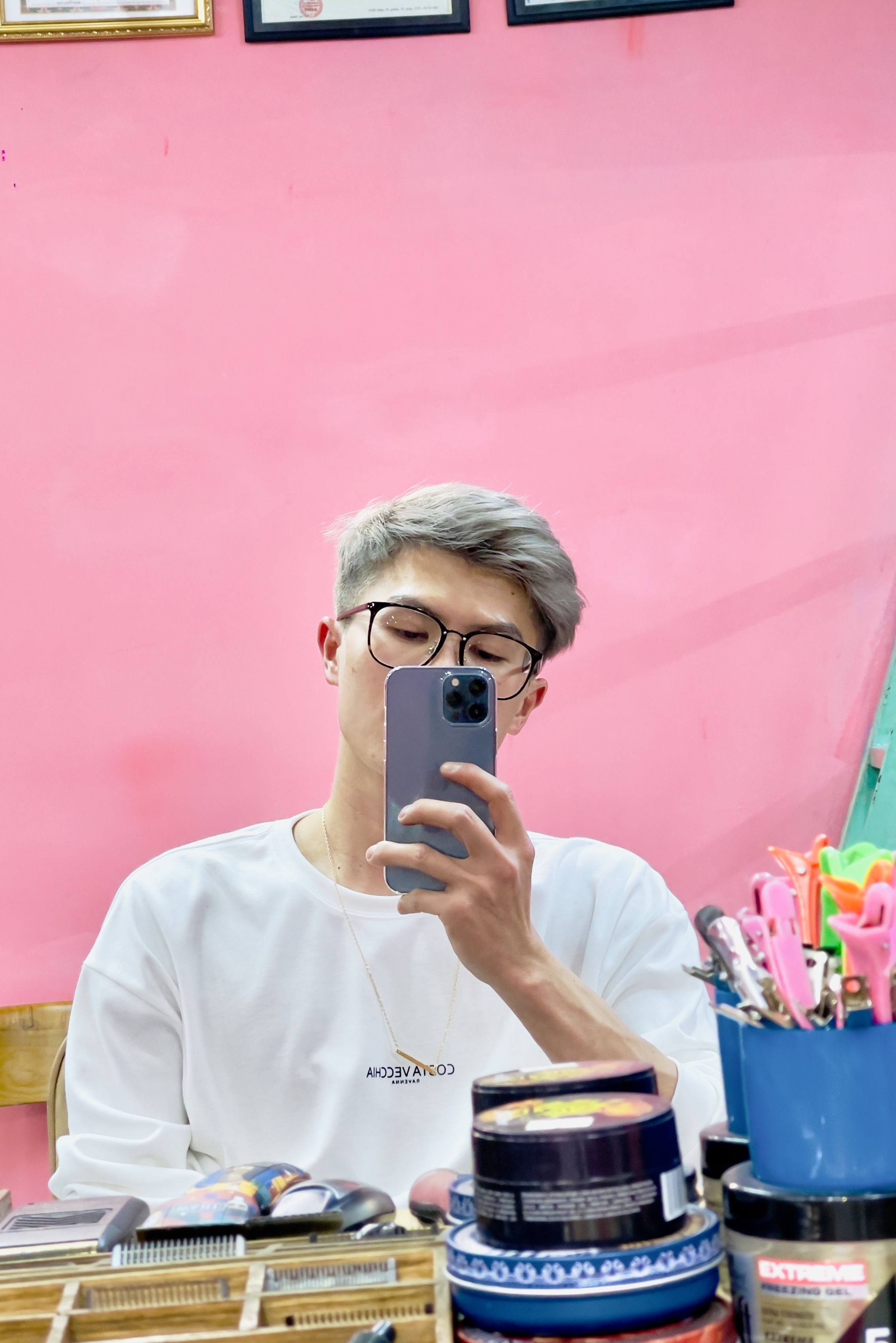 Tinder profile picture for @le