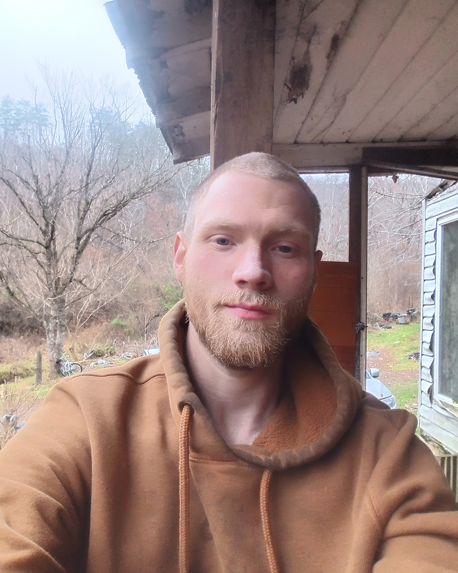 Tinder profile picture for @workaholic