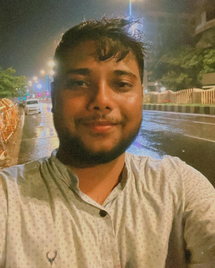 Tinder profile picture for @saksham