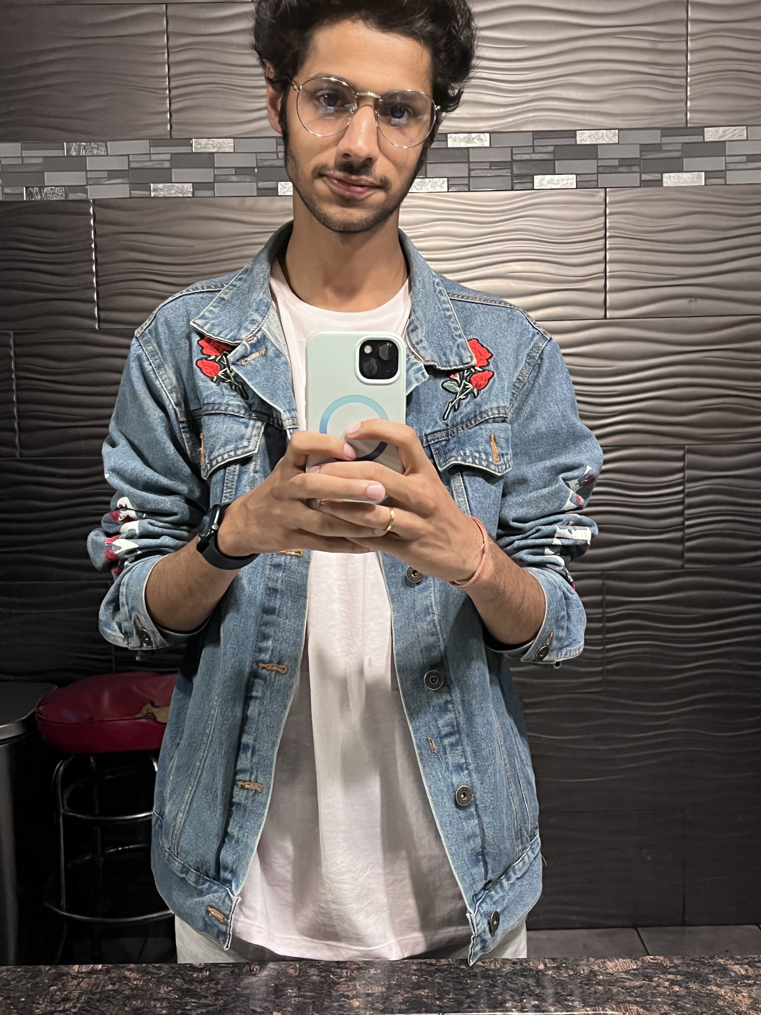 Tinder profile picture for @rhyme