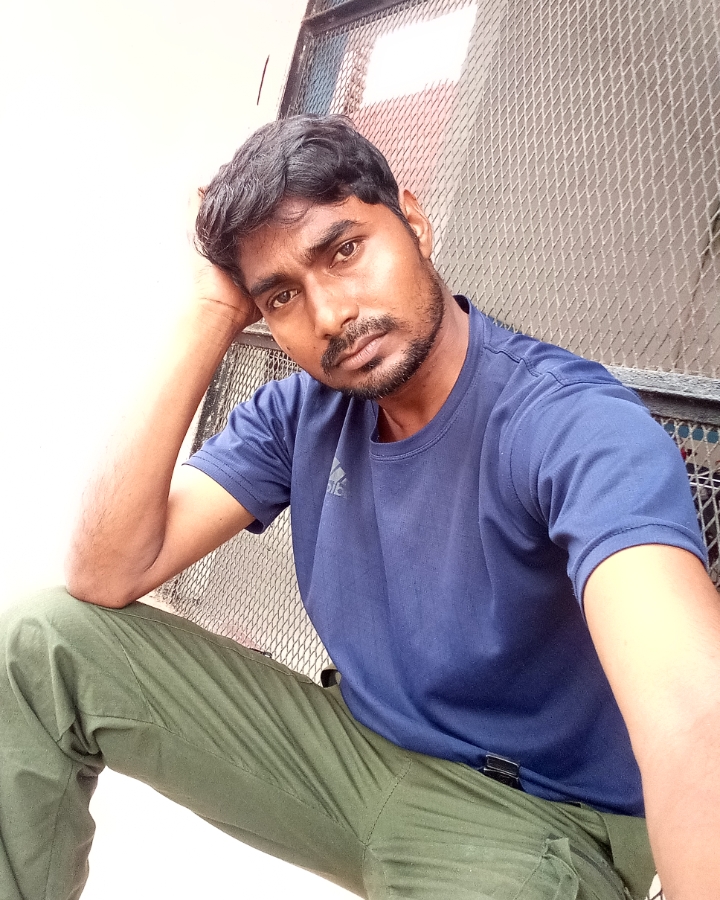 Tinder profile picture for @saxena