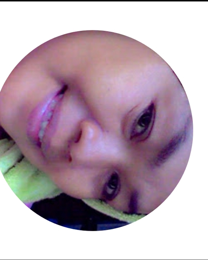 Tinder profile picture for @farida